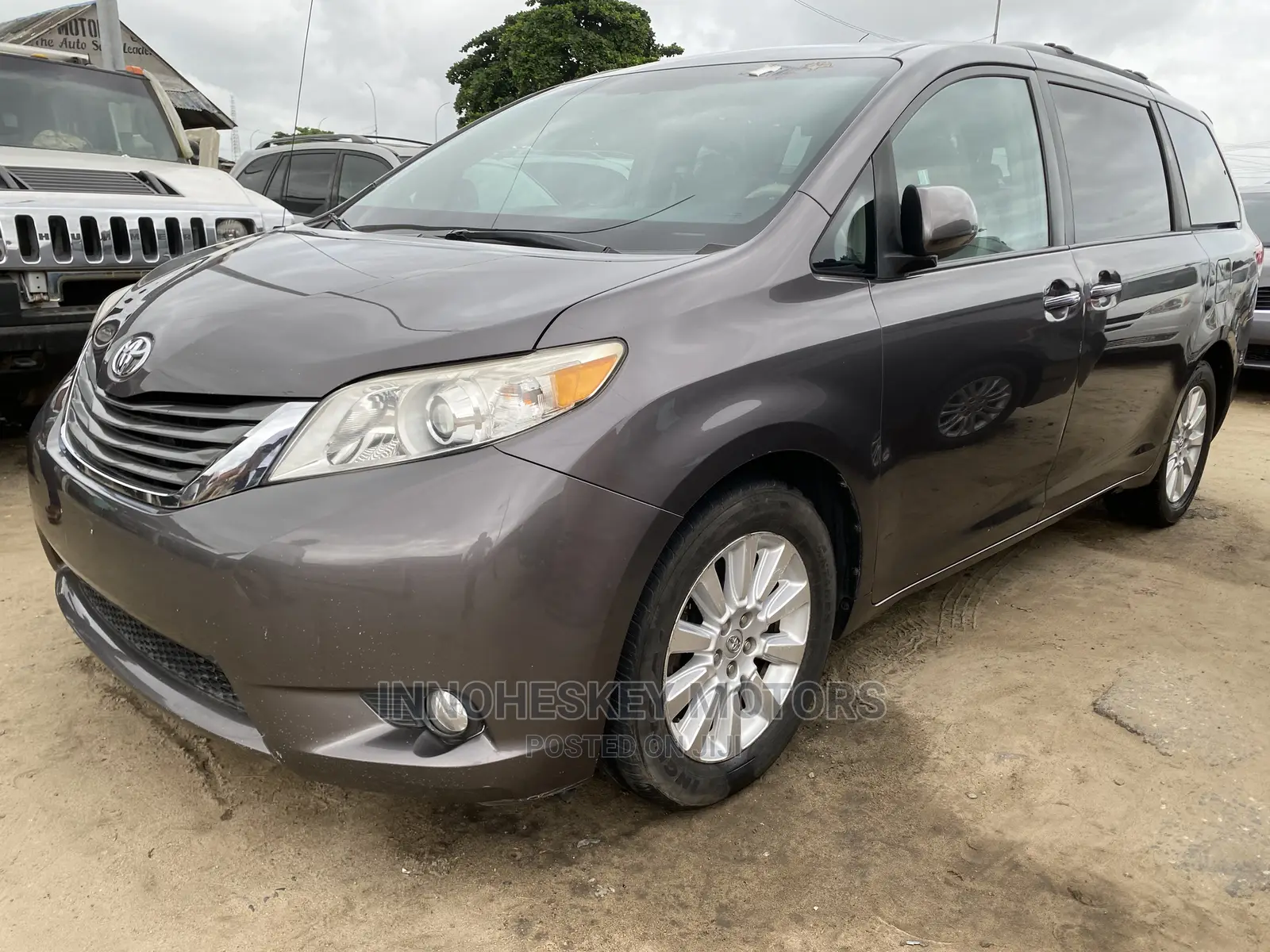 Toyota Sienna XLE AWD 7-Passenger 2013 Gray