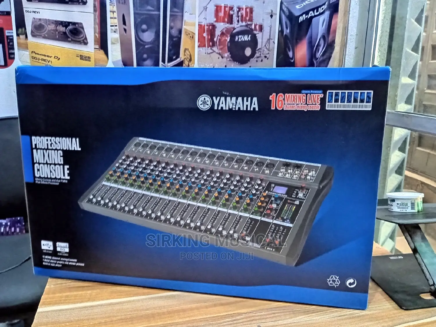 Yamaha CT-16OS, 16 Channels Mixer With Bluetooth and USB