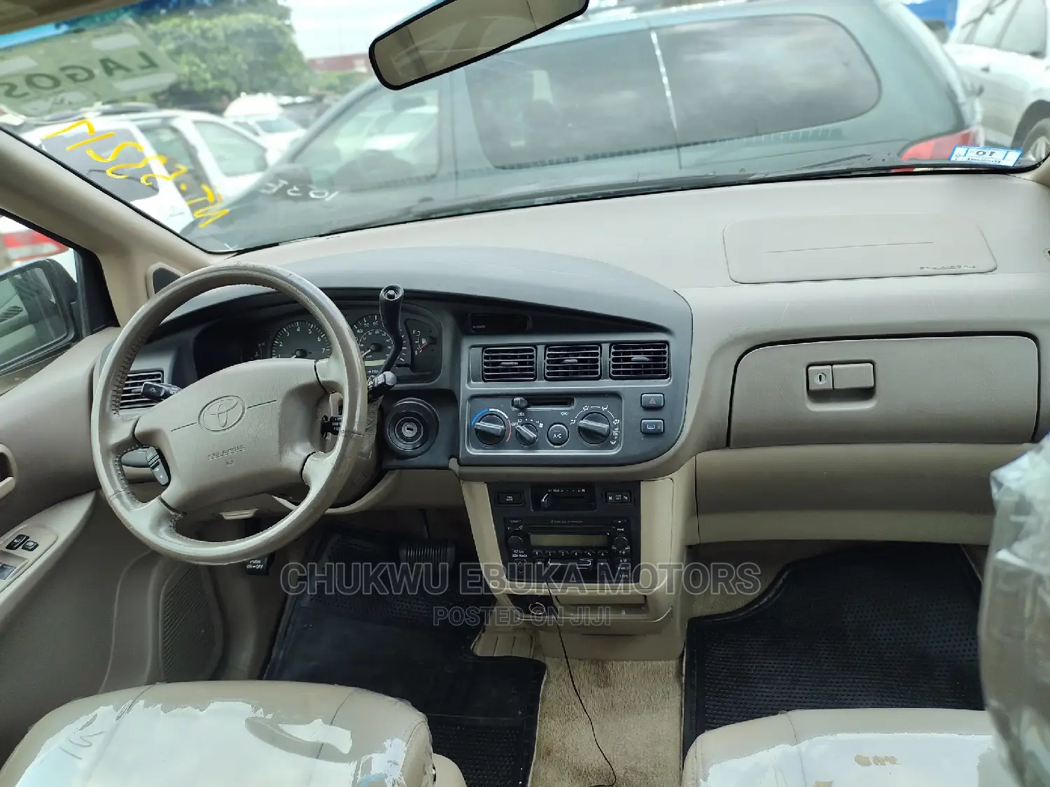 Toyota Sienna XLE & 1 hatch 2000 Gold