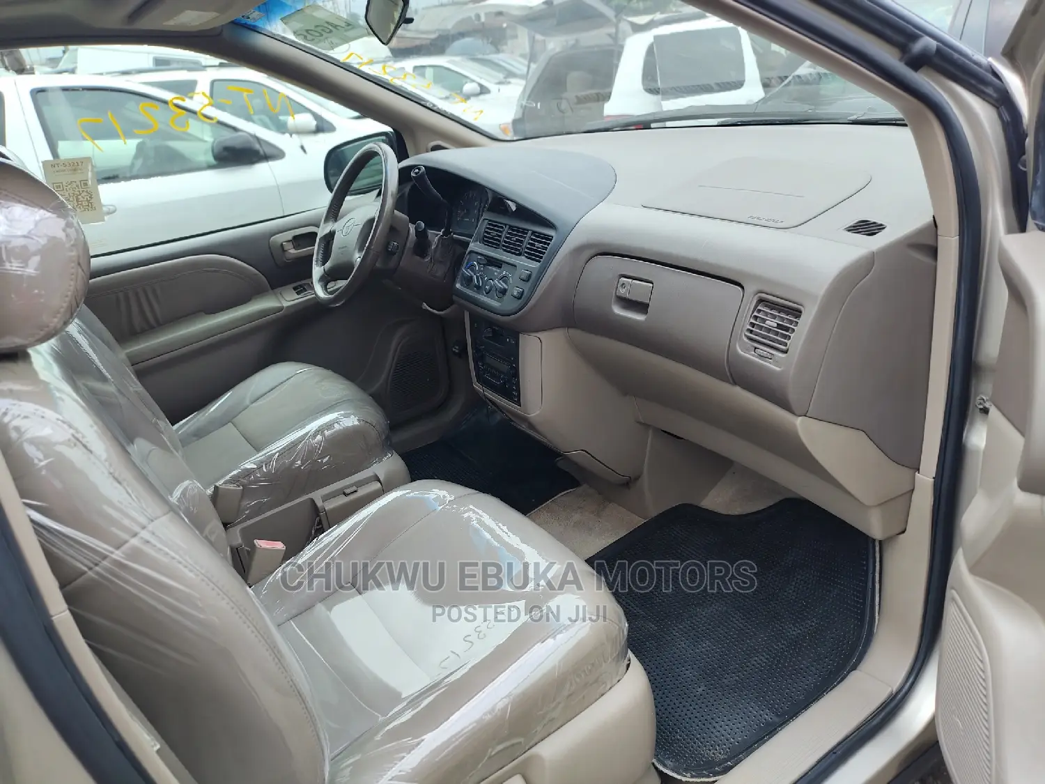 Toyota Sienna XLE & 1 hatch 2000 Gold