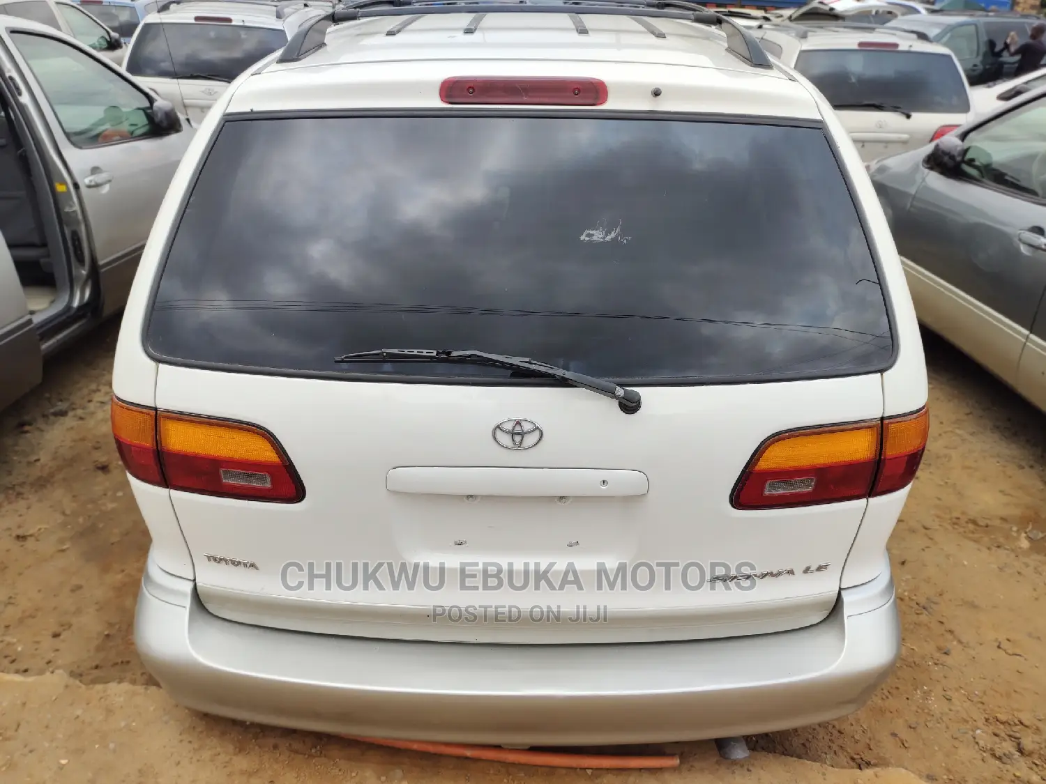 Toyota Sienna LE & 1 hatch 2000 White