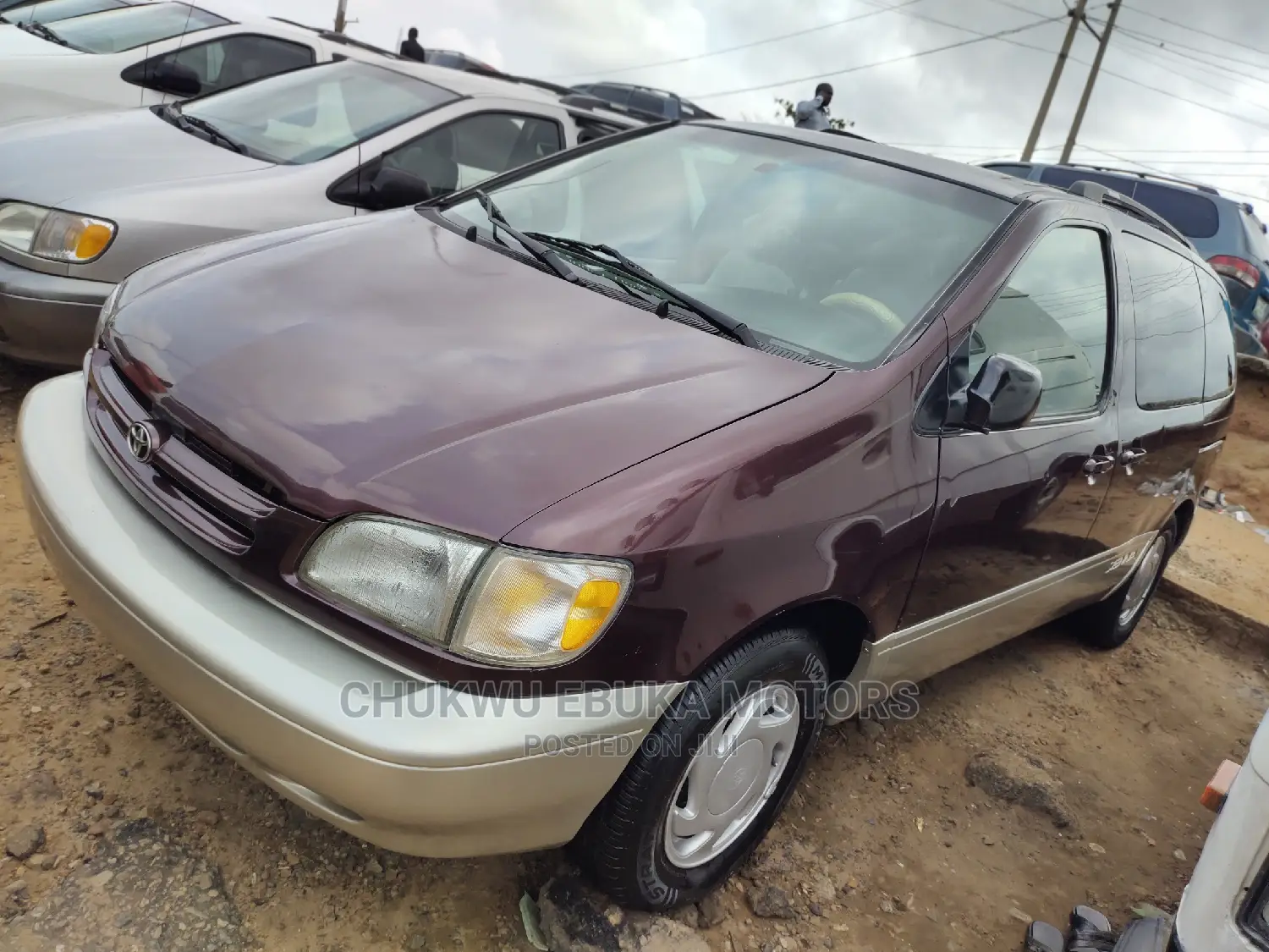 Toyota Sienna XLE & 1 hatch 2000 Brown