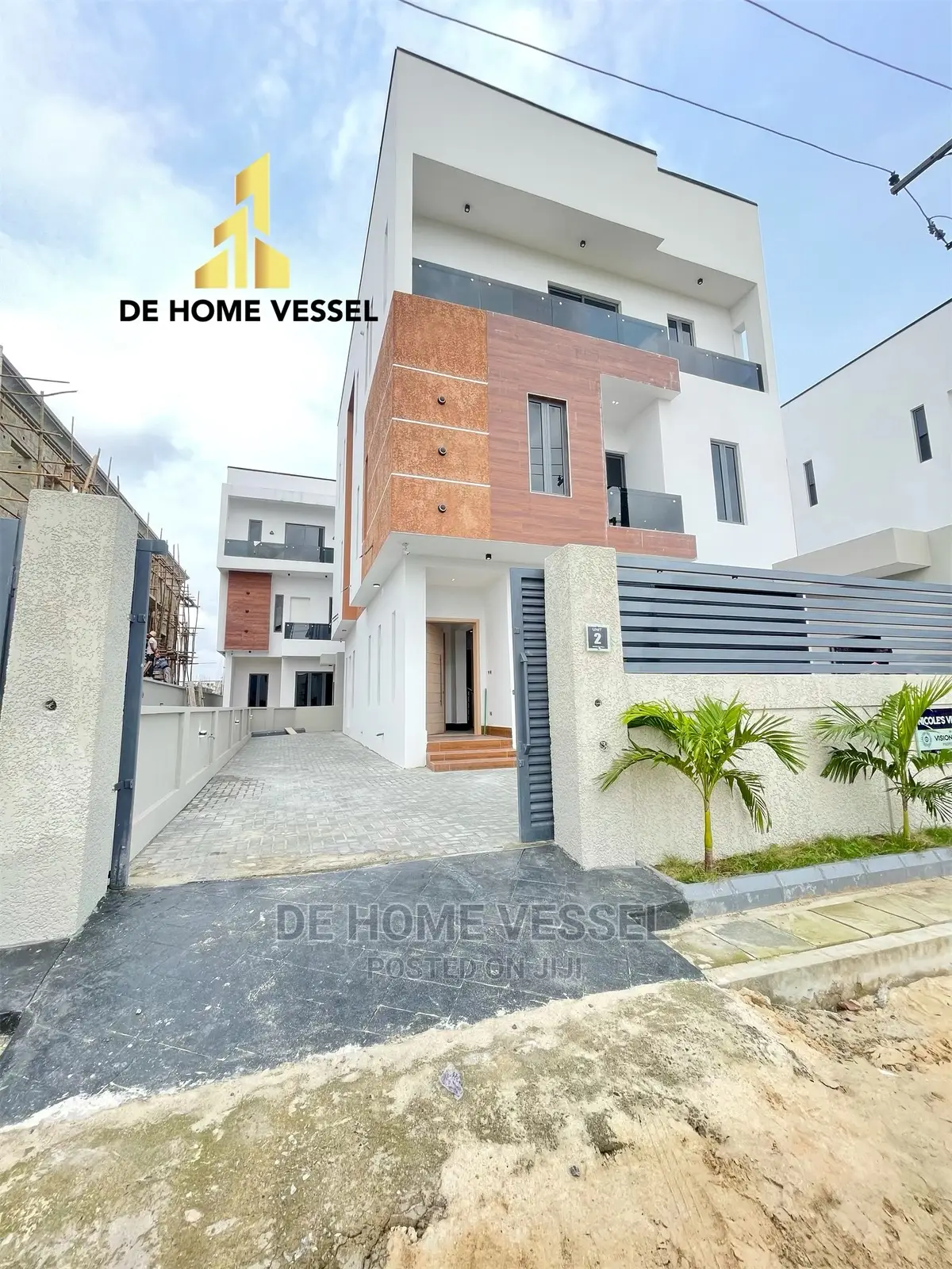 6bdrm Duplex in Ikate for sale