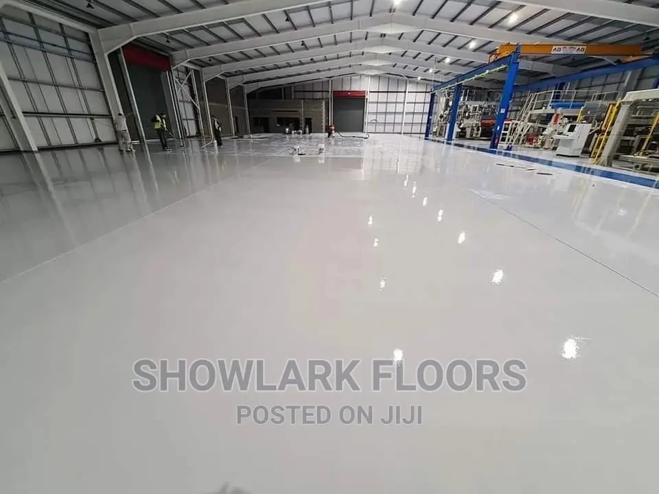 Glossy/Seamless Epoxy Floor