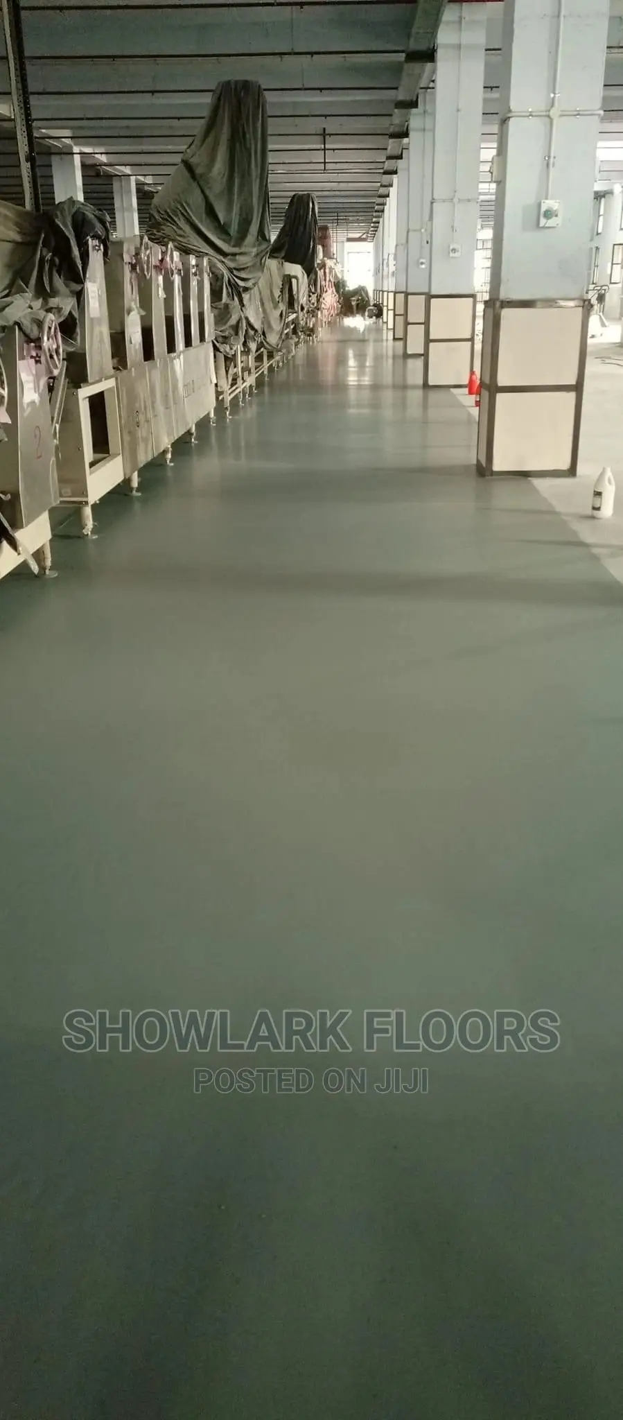 Glossy/Seamless Epoxy Floor