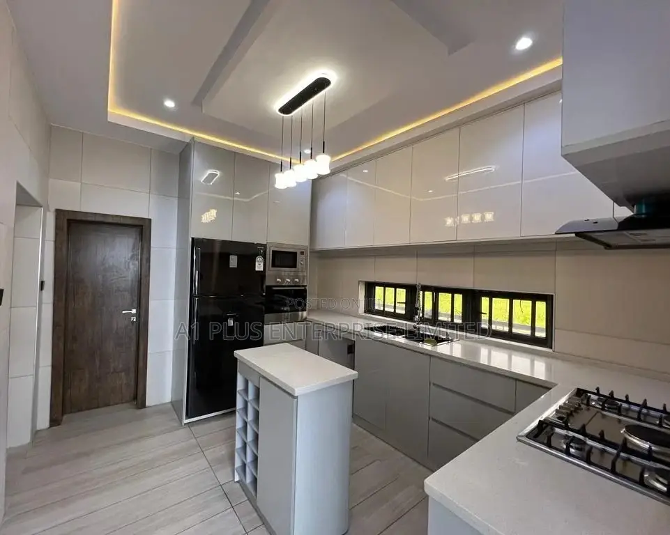 U-shape White Grey Full Height Kitchen Cabinet