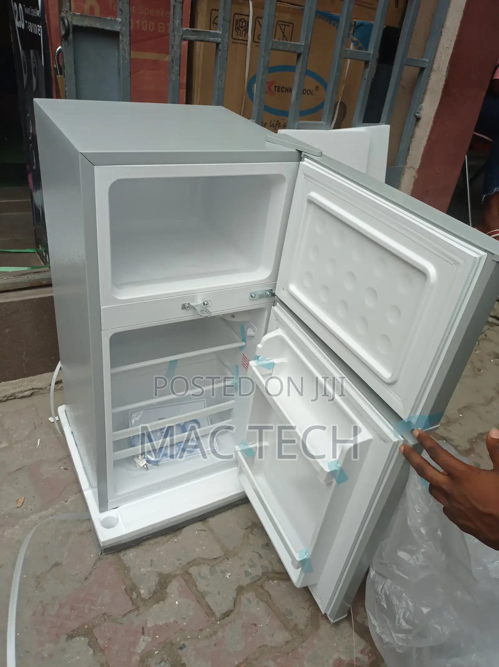 Skyrun 95l Double Door Fridge.