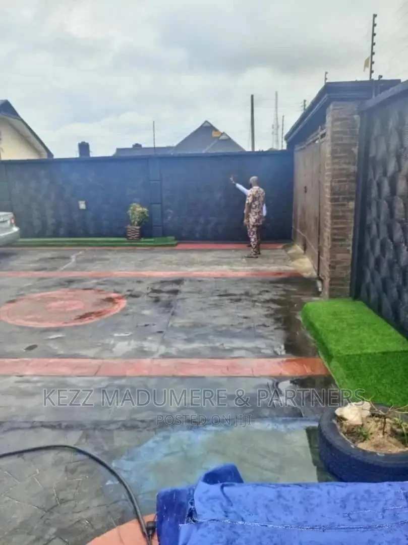 6bdrm Duplex in Elikpokpodu,, Port-Harcourt for sale