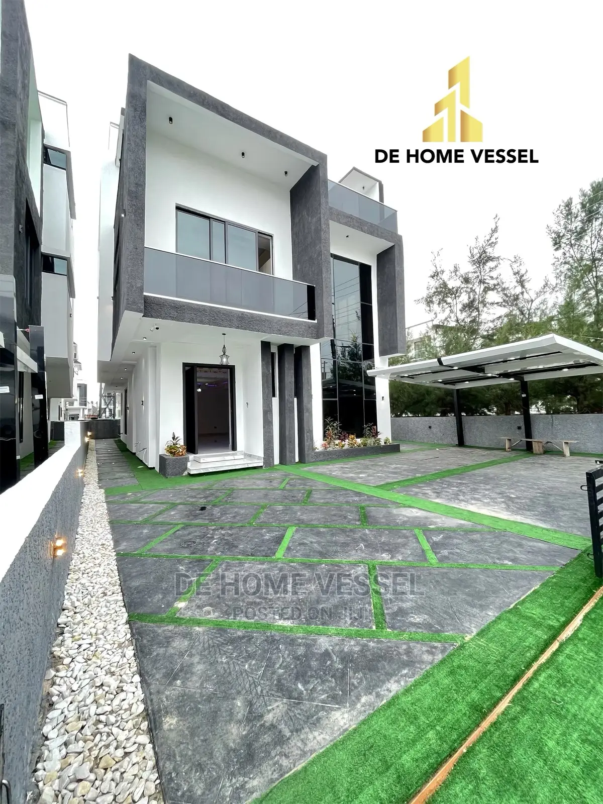 5bdrm Duplex in Ikota for sale