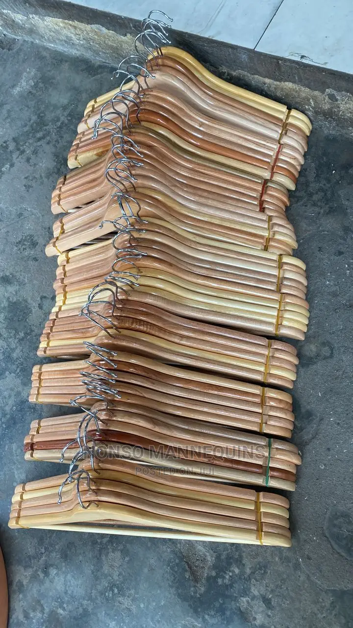 10 Pieces A Wrap Of Wooden Clothes Hangers