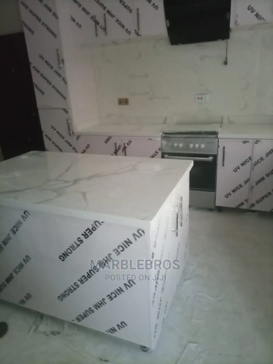 MB7. Kitchen Countertop Finishing With White Marble Stone 20