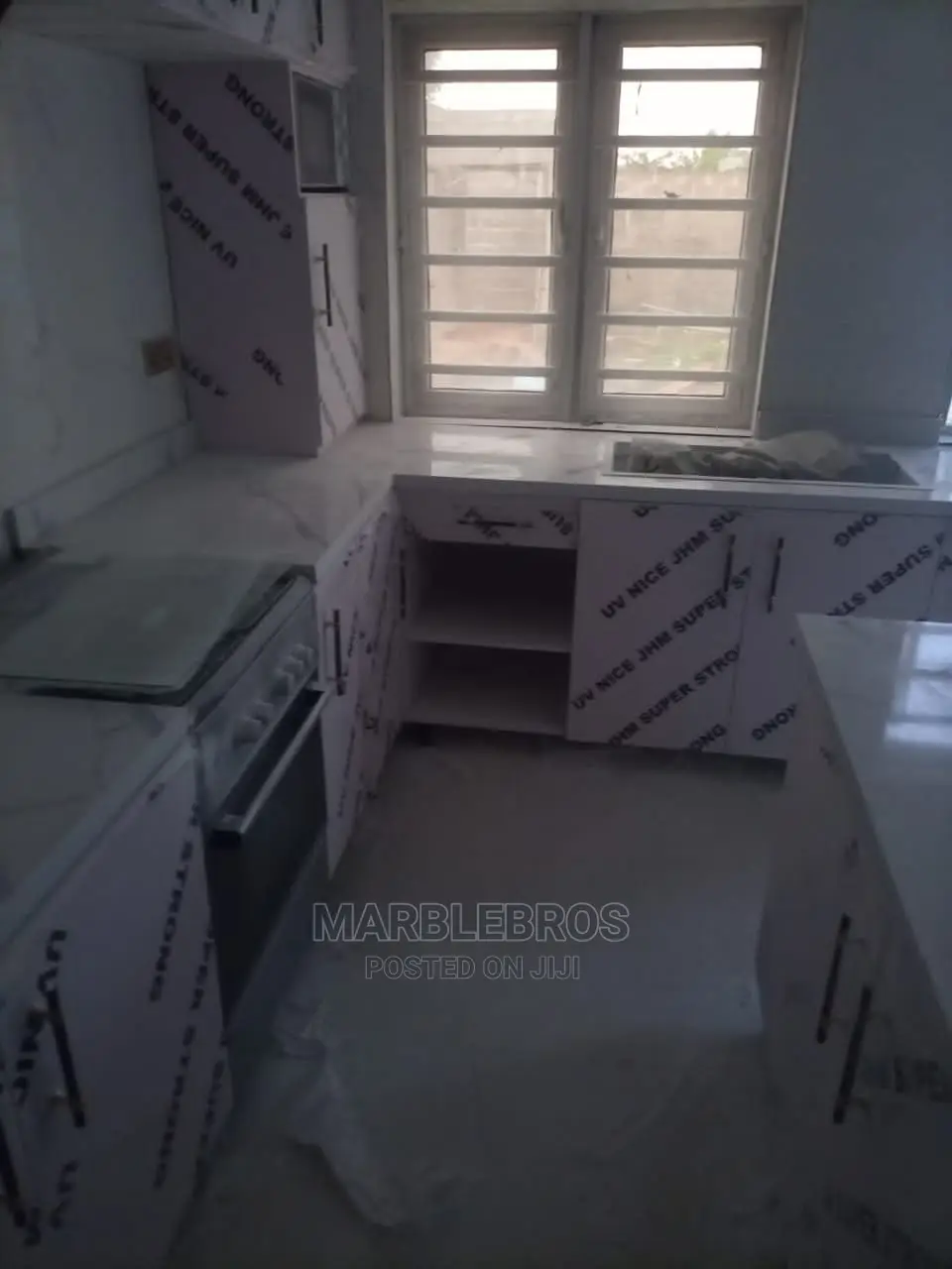 MB7. Kitchen Countertop Finishing With White Marble Stone 20