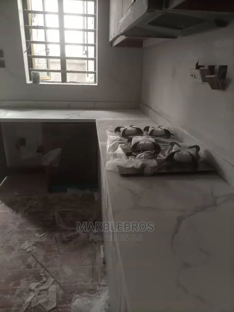 MB9. Kitchen Countertop Finishing With 20mm White Marble