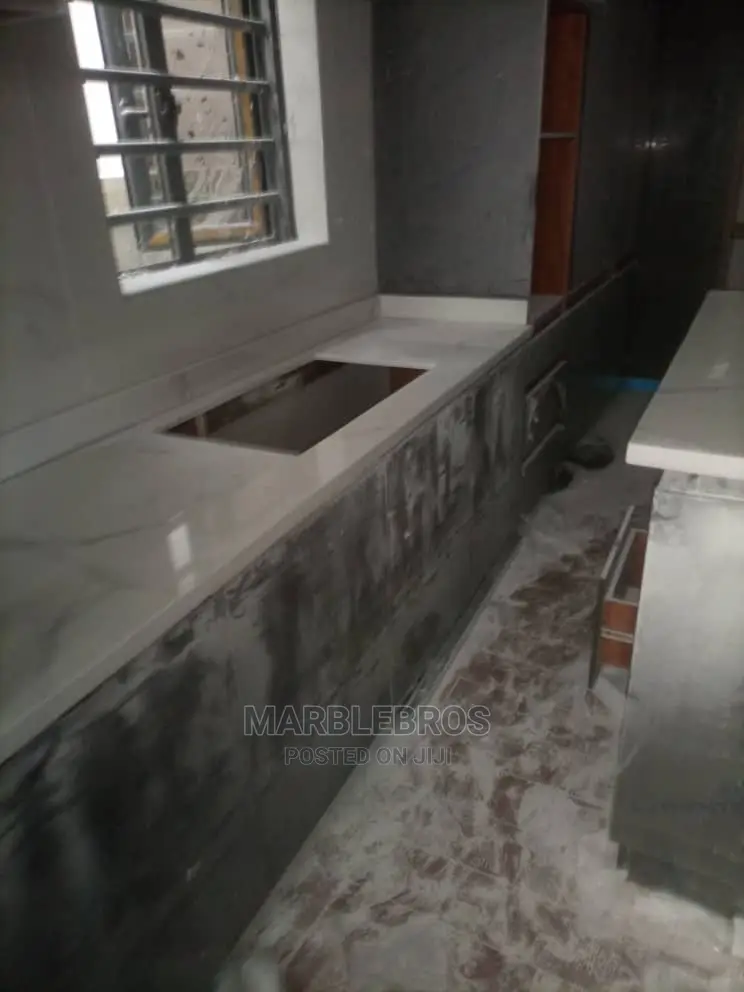 MB9. Kitchen Countertop Finishing With 20mm White Marble