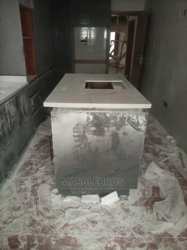 MB9. Kitchen Countertop Finishing With 20mm White Marble