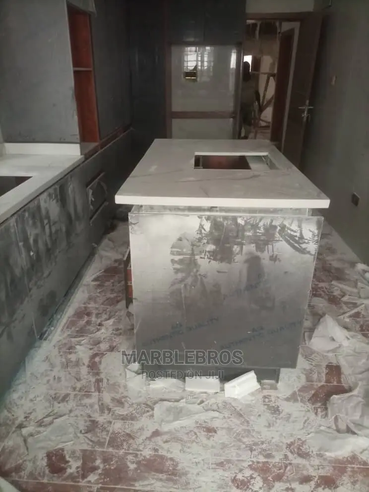 MB9. Kitchen Countertop Finishing With 20mm White Marble