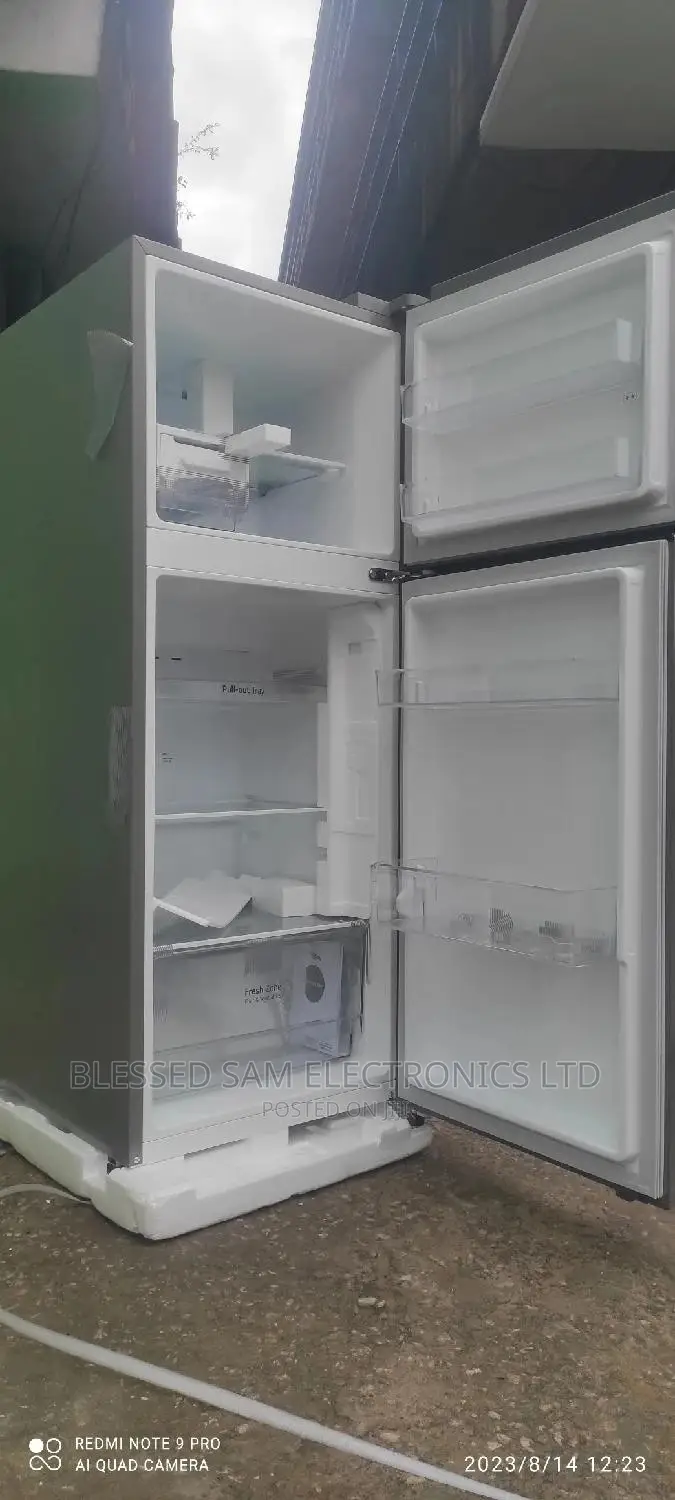 LG 272L Inverter Double Door Super Freezing Ice Maker 2yrs