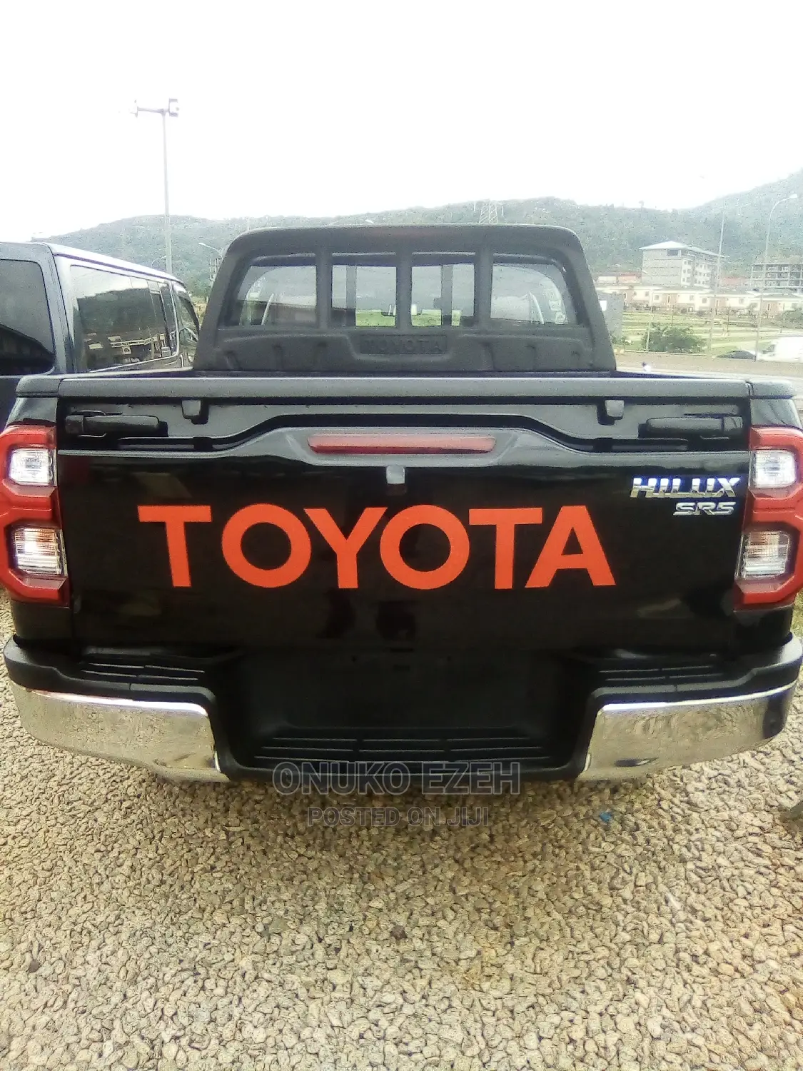 New Toyota Hilux 2021 Black