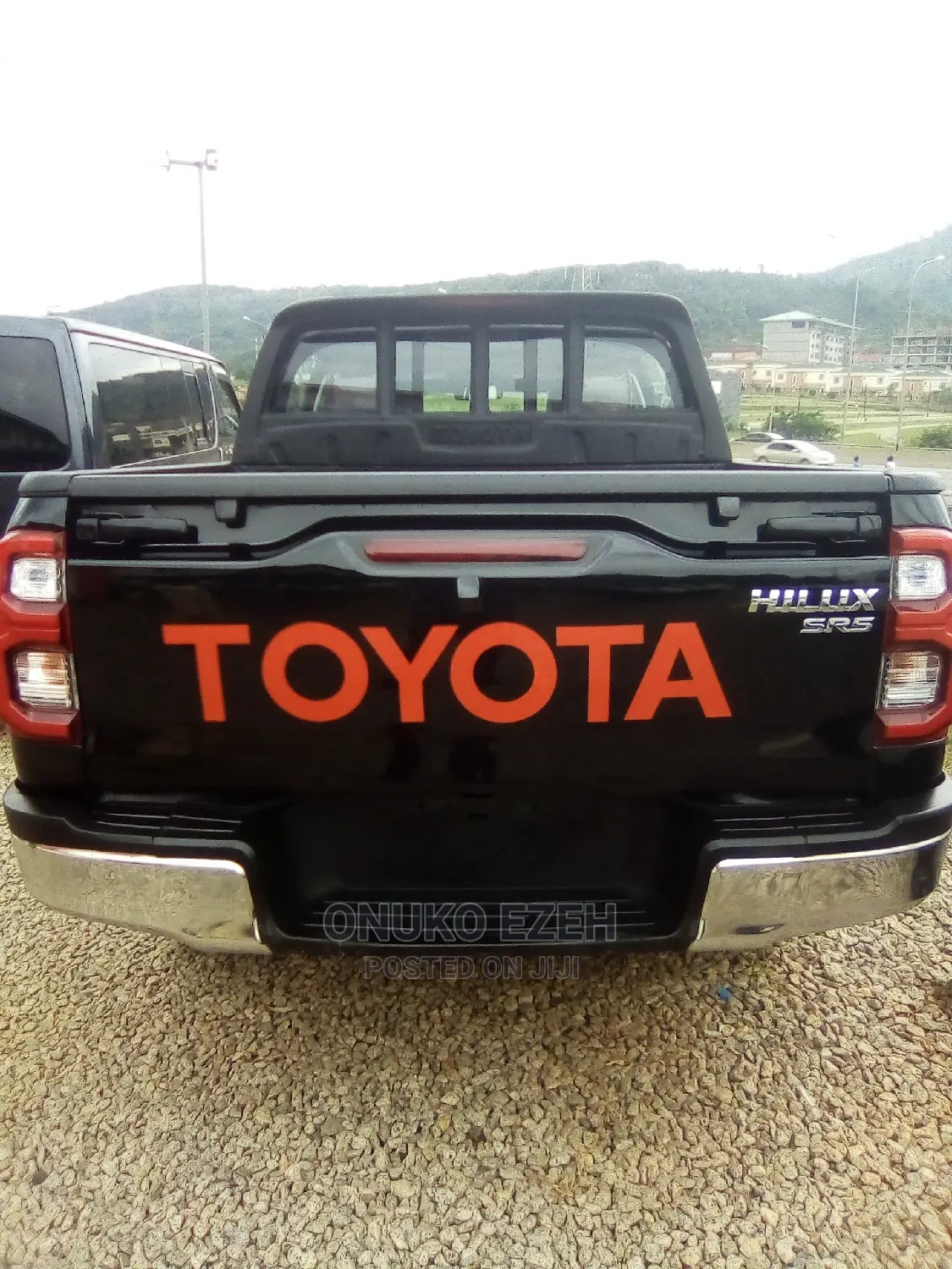 New Toyota Hilux 2021 Black