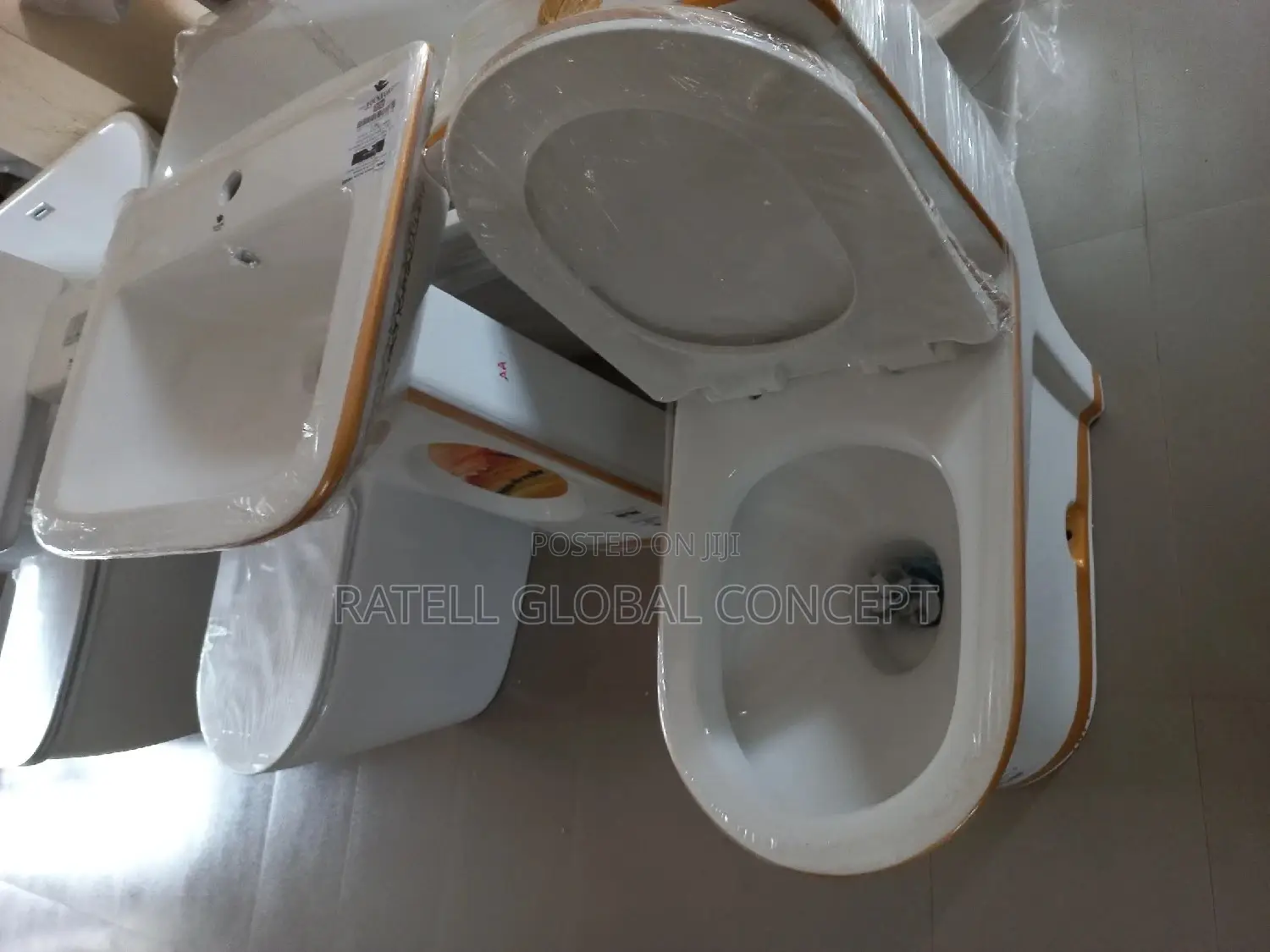 Rockford Edge Executive Toilet (Gold)