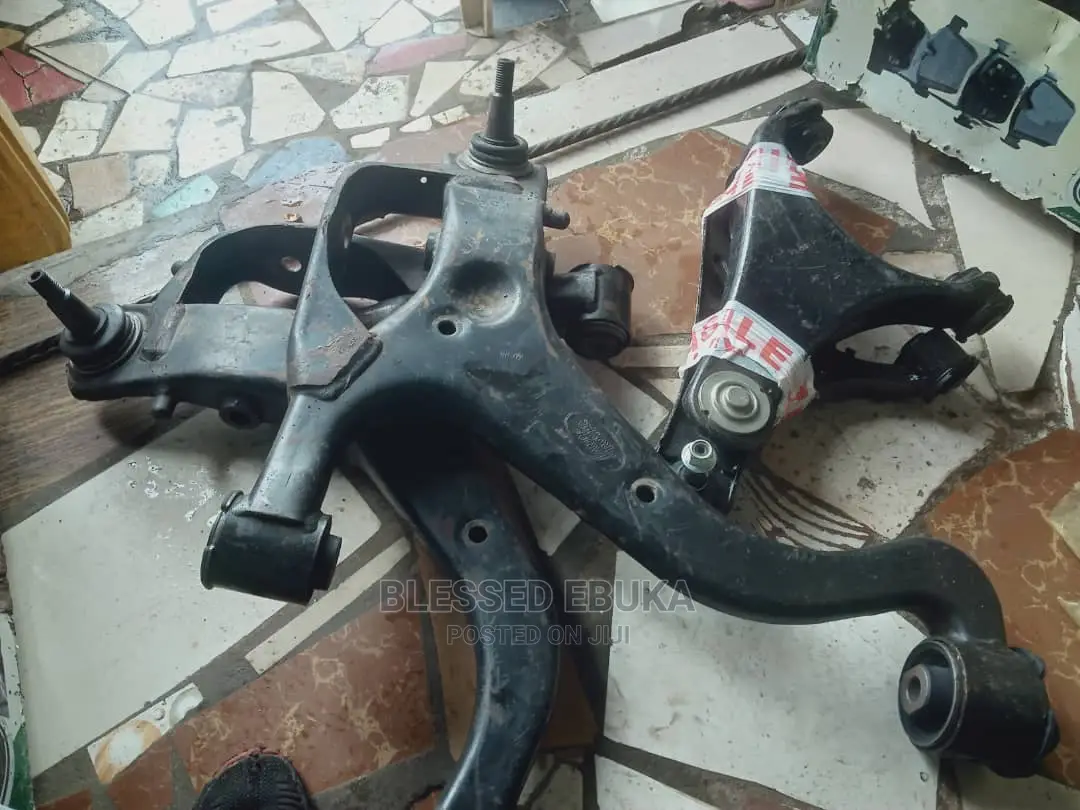 Land Rover LR3 Arms