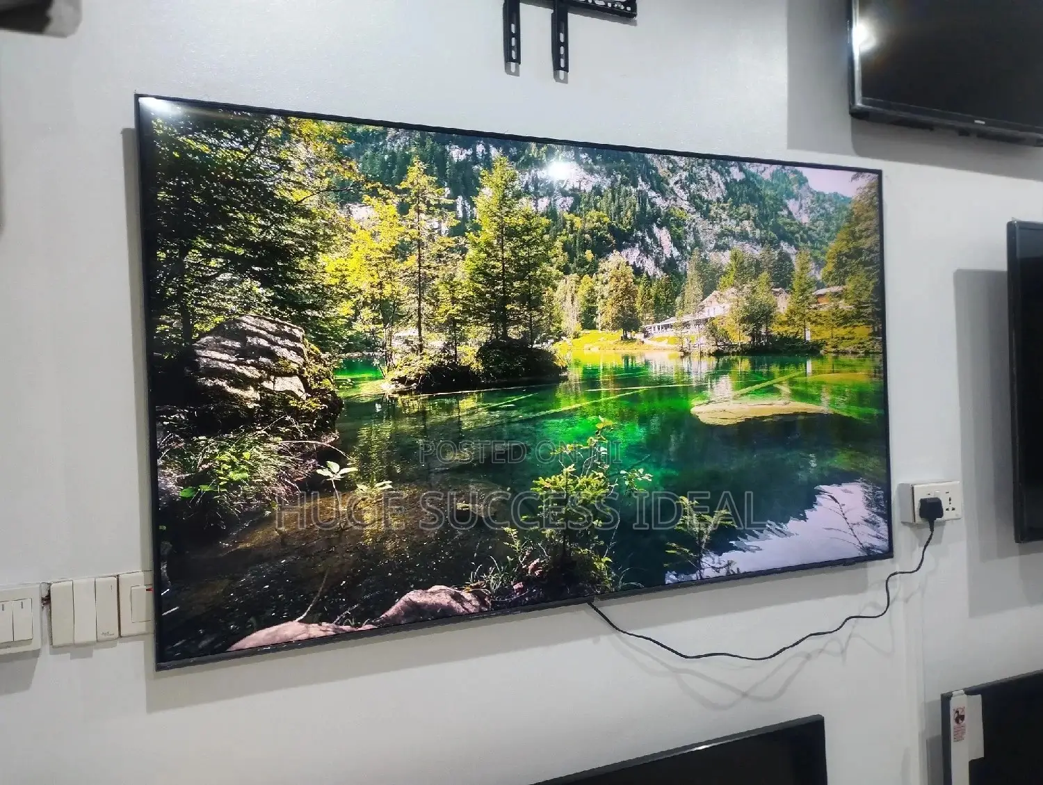 Samsung 65 Inch Q70B Series Smart UHD HDR QLED TV (2022)