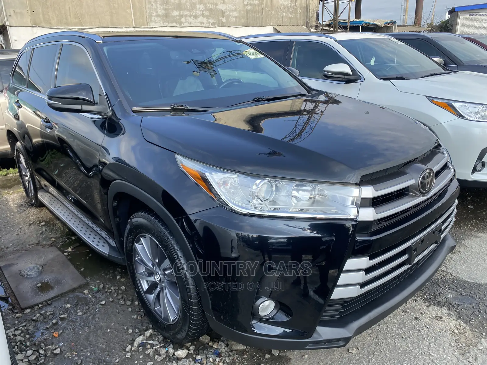 Toyota Highlander XLE 4x4 V6 (3.5L 6cyl 8A) 2018 Matt Black