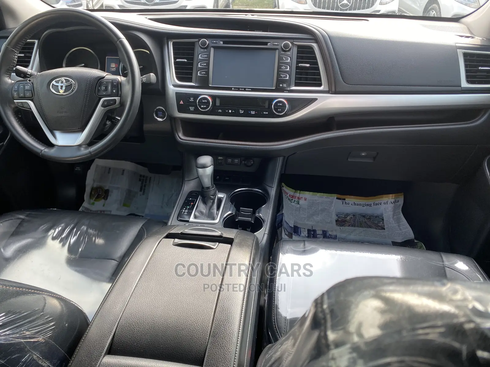 Toyota Highlander XLE 4x4 V6 (3.5L 6cyl 8A) 2018 Matt Black