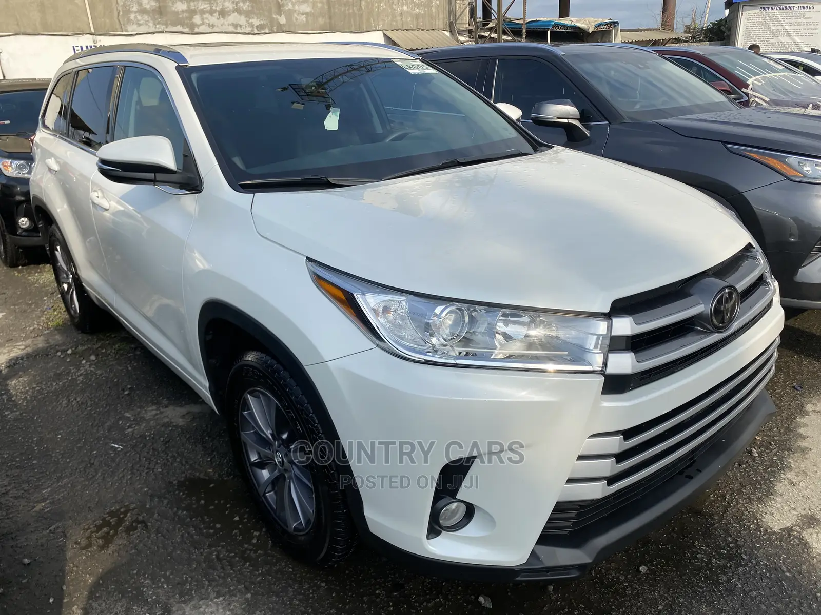 Toyota Highlander XLE 4x4 V6 (3.5L 6cyl 8A) 2018 White