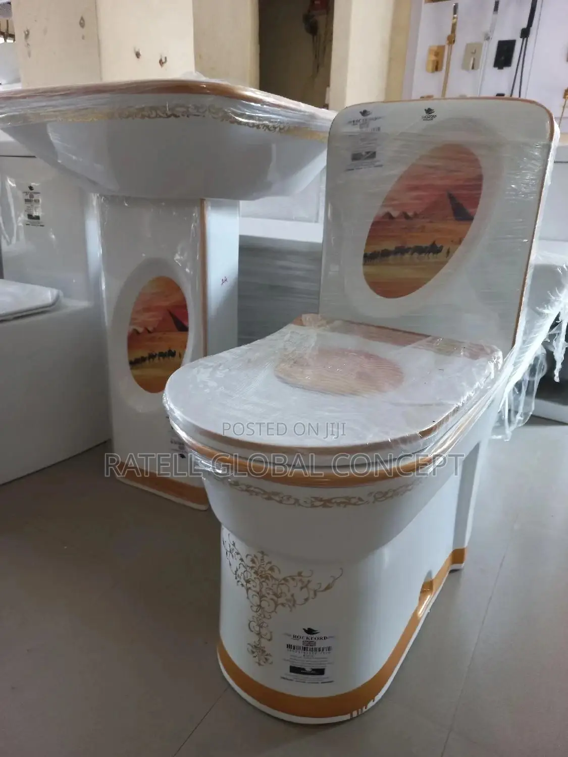 Rockford Edge Executive Toilet (Gold)