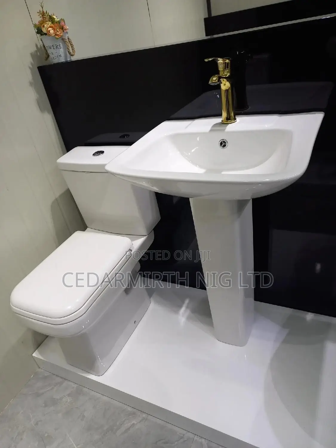 Golden Diamond Wc