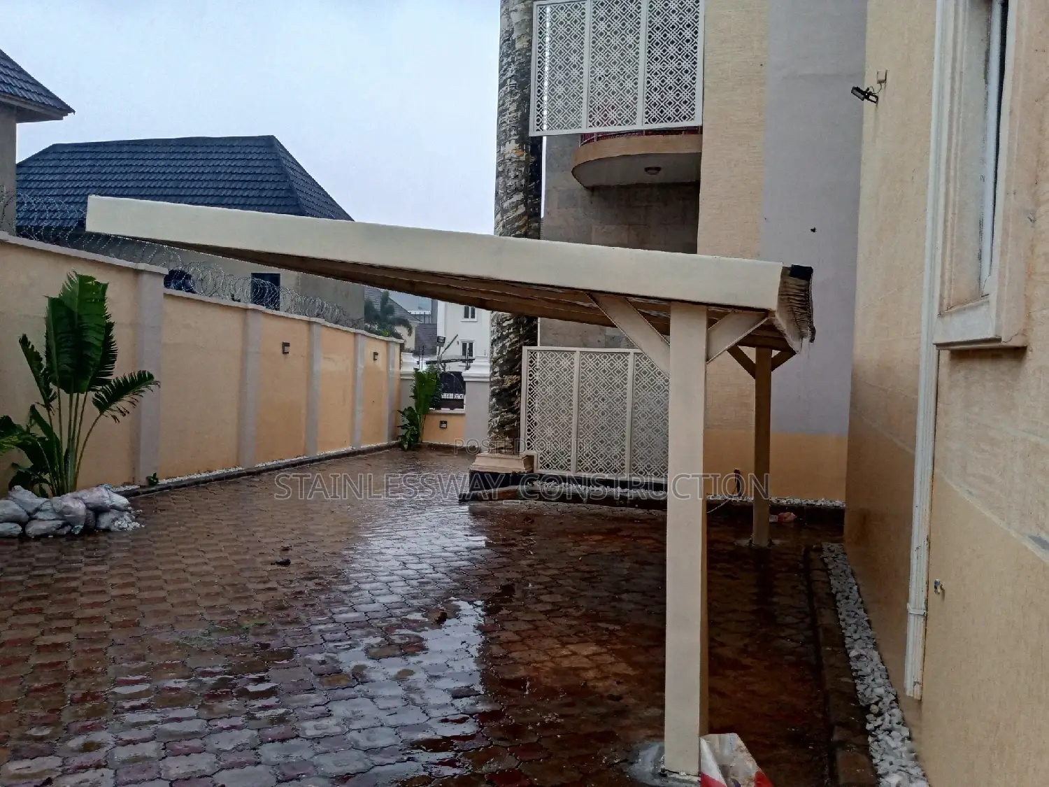 Two Cars Parking at Lugba