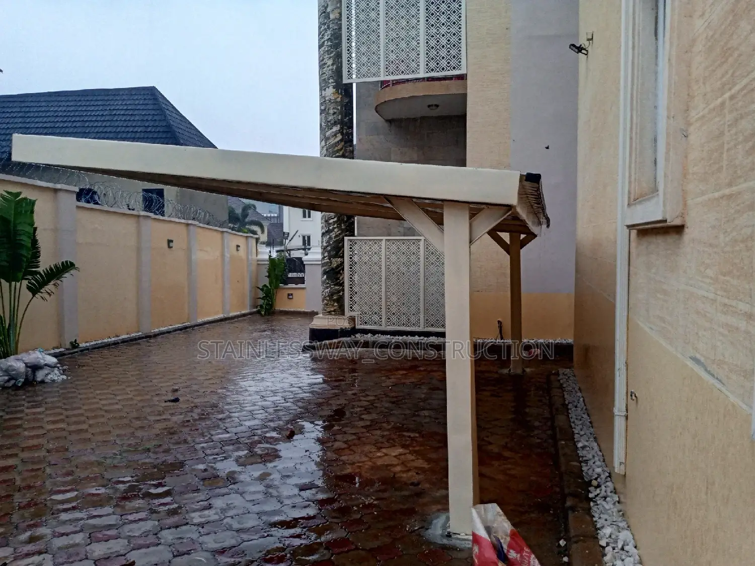 Two Cars Parking at Lugba