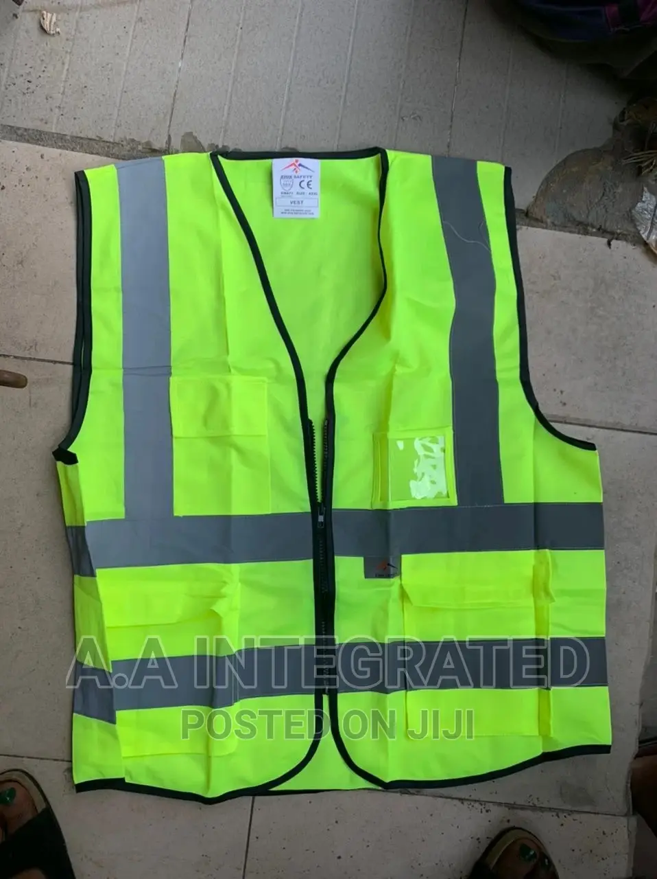 Reflective Jacket With 2 Front Pockets