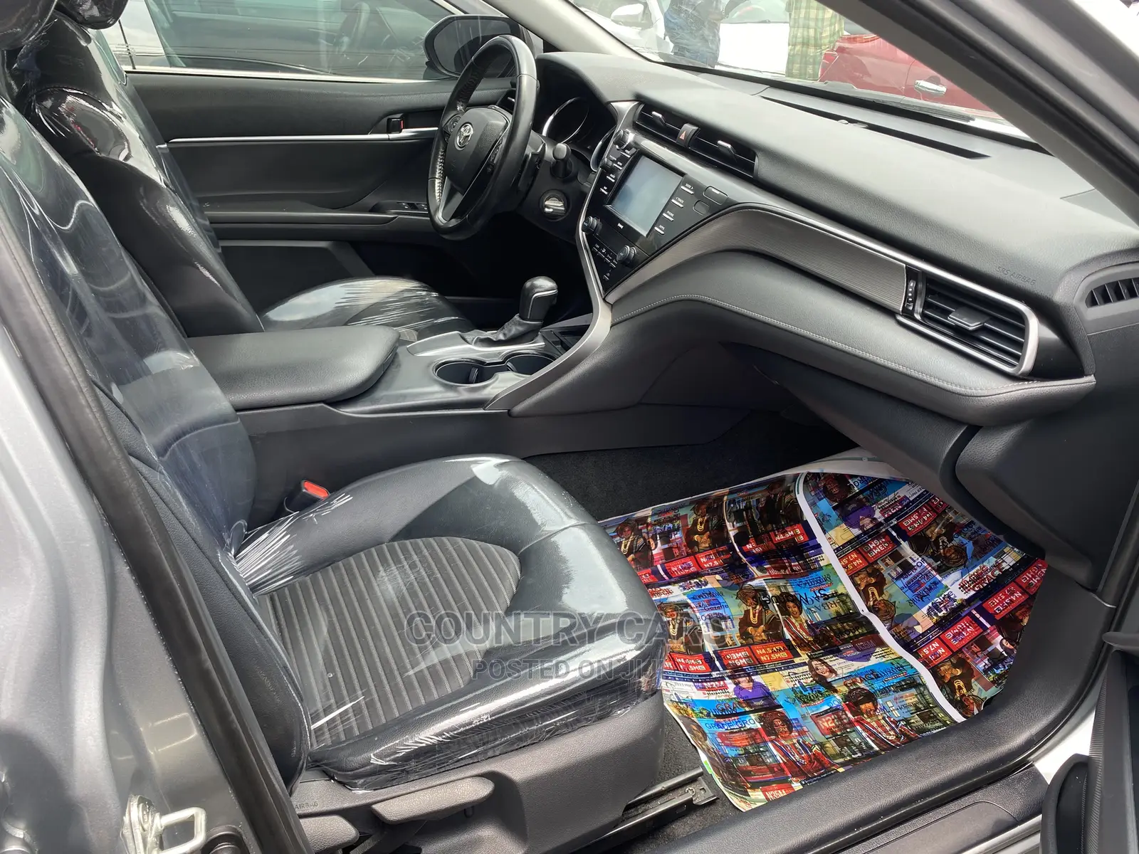 Toyota Camry SE FWD 2020 Silver