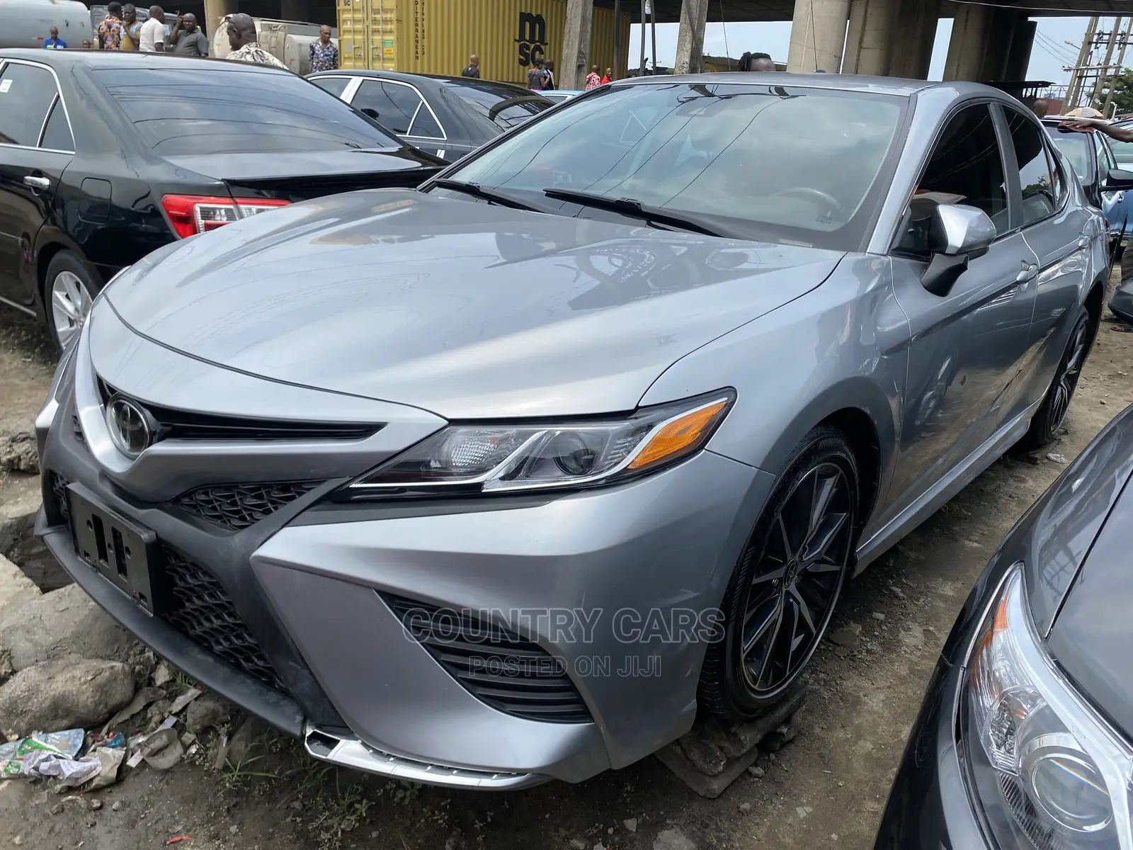 Toyota Camry SE FWD 2020 Silver