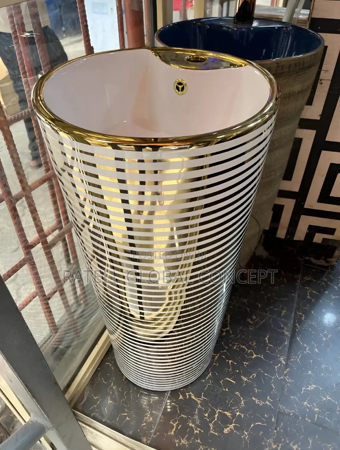 FREE STAND Luxury Wash Hand Basin