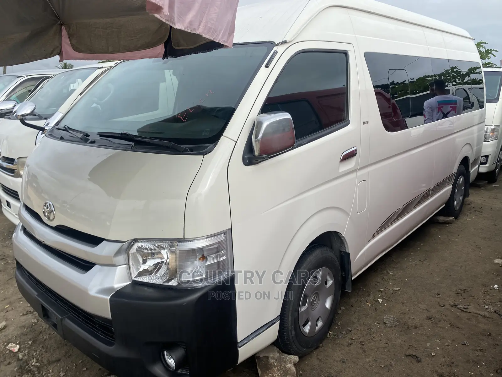 Toyota HiAce 2019 White