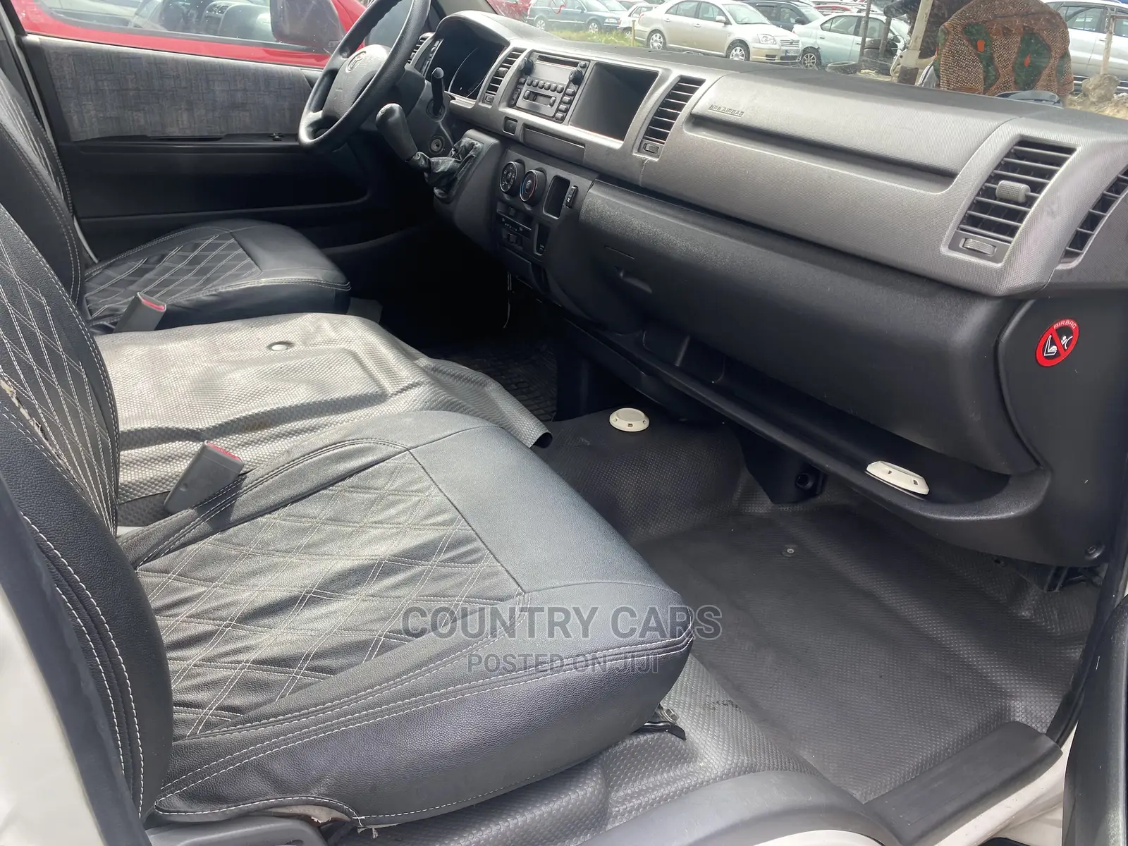 Toyota HiAce 2019 White
