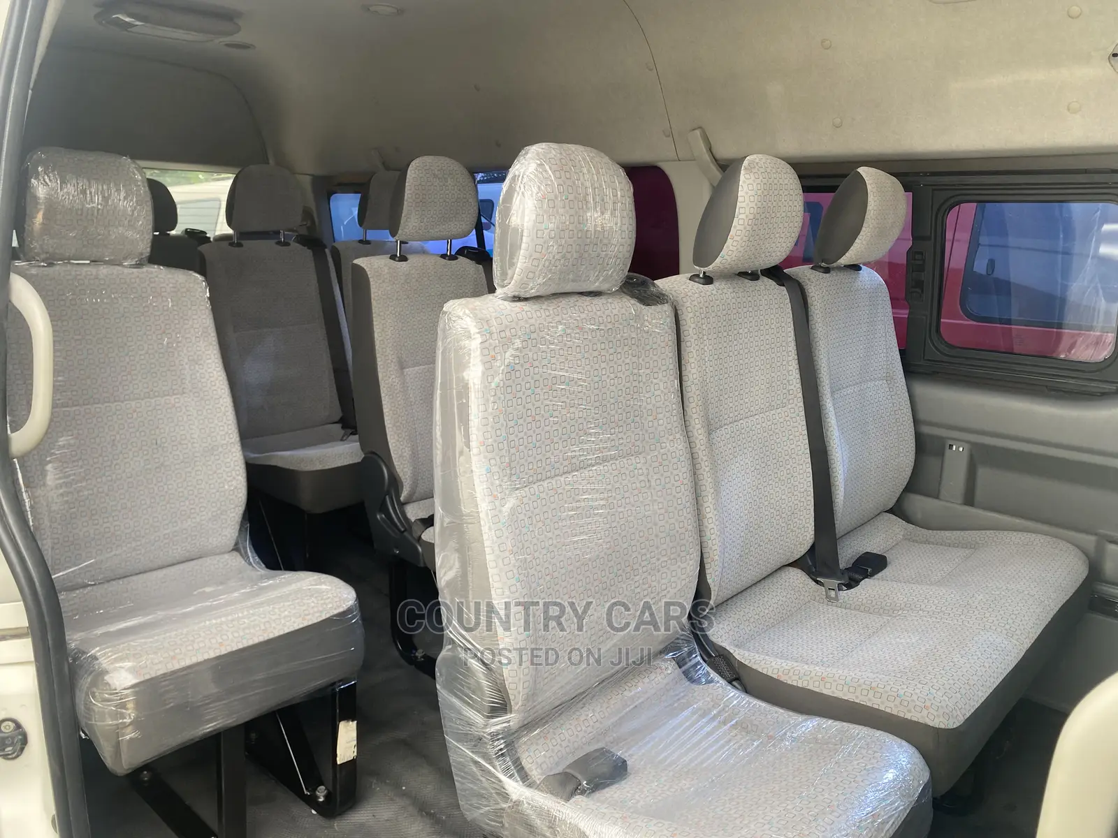 Toyota HiAce 2019 White