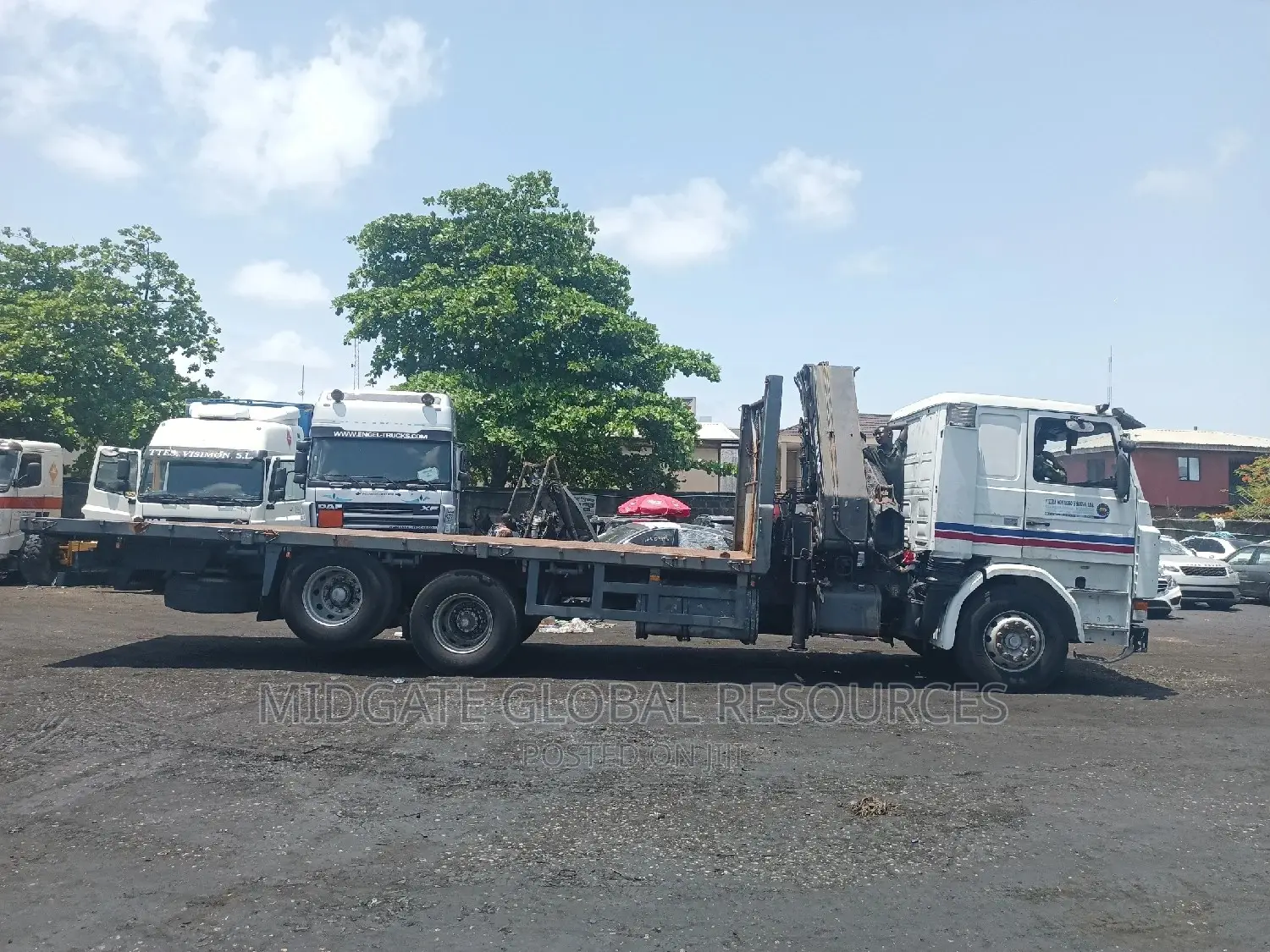 15tons Crane Mounted Truck for Rental Services