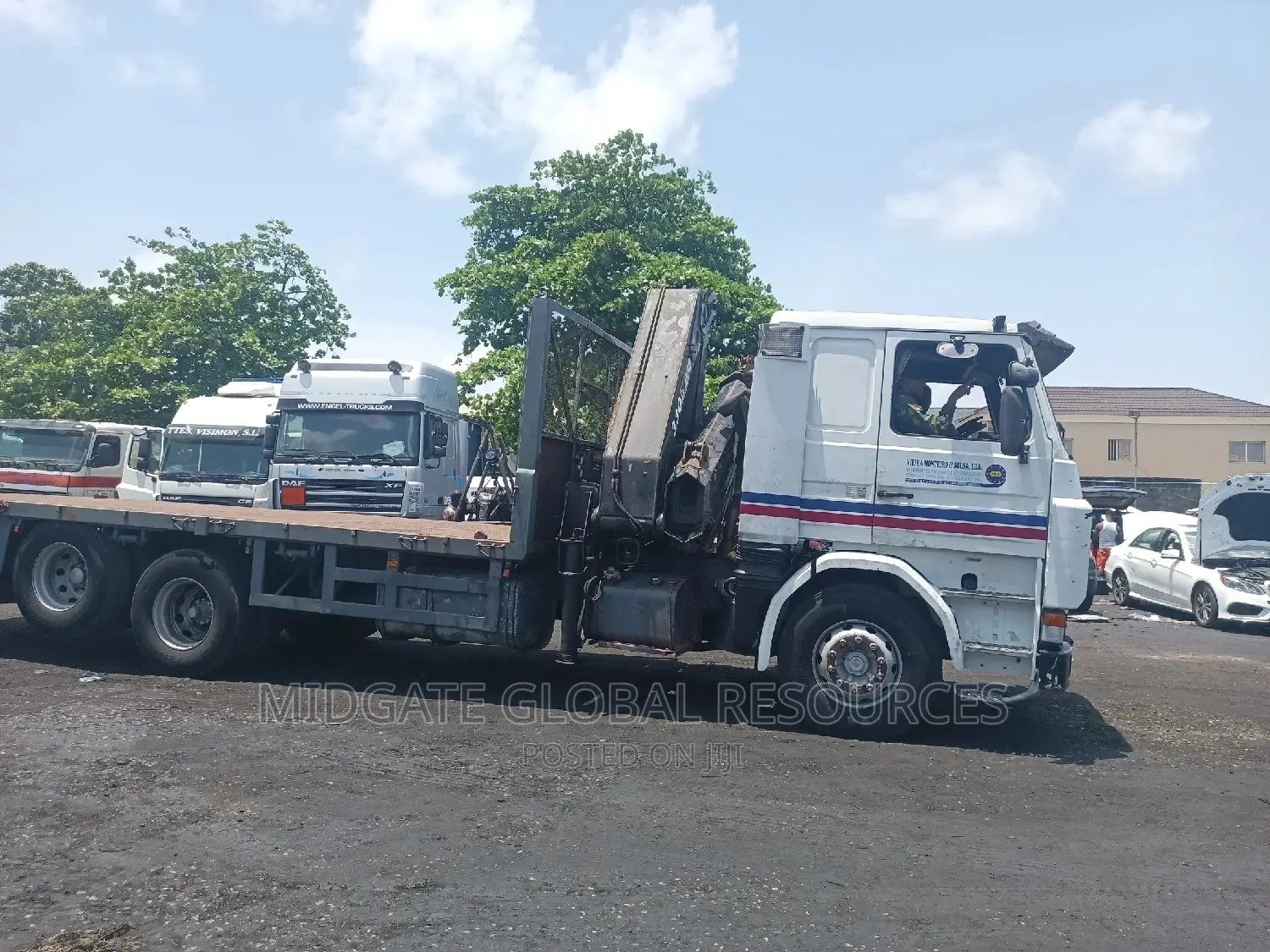 15tons Crane Mounted Truck for Rental Services
