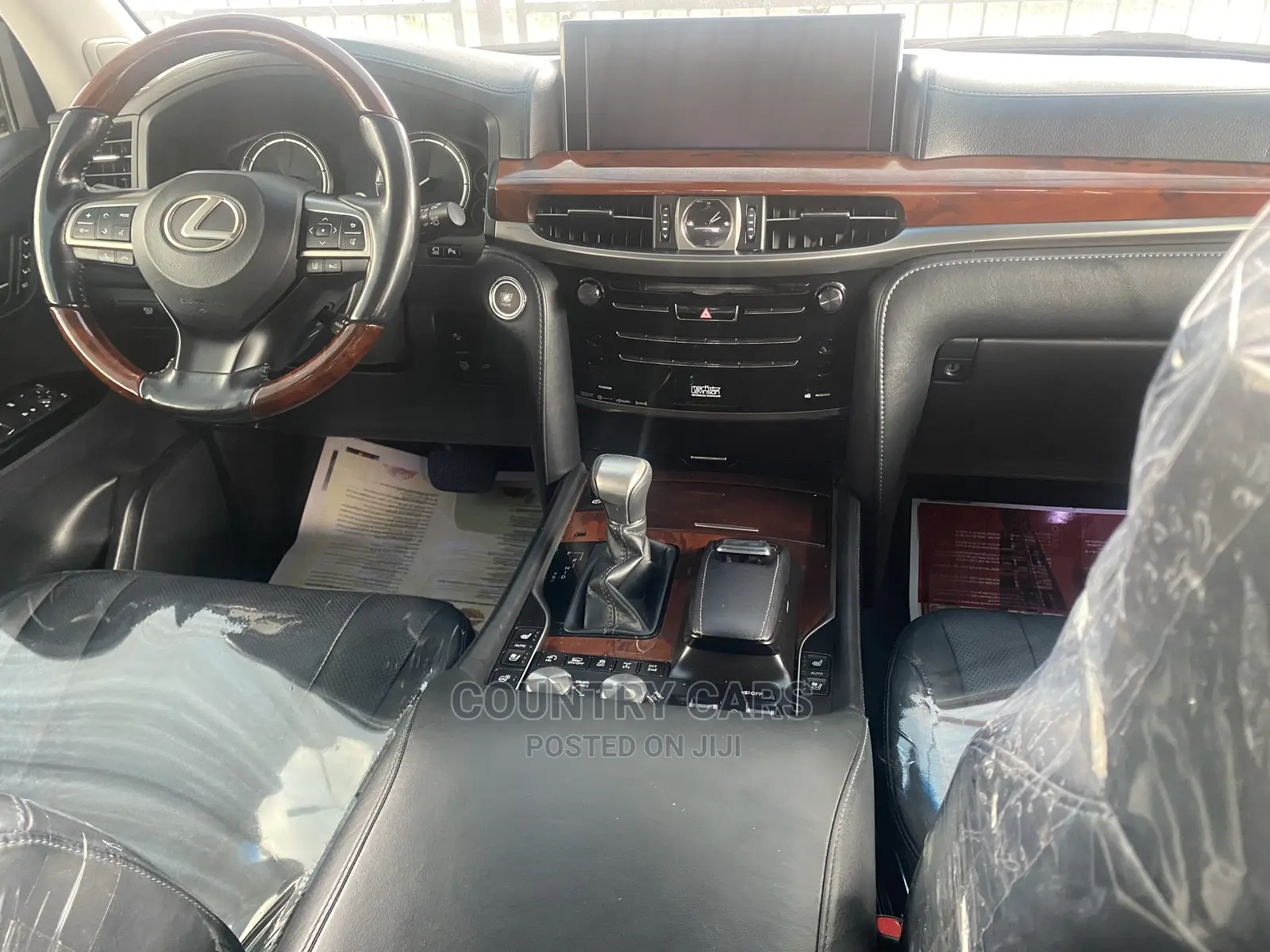 Lexus LX 570 AWD 2017 Gold