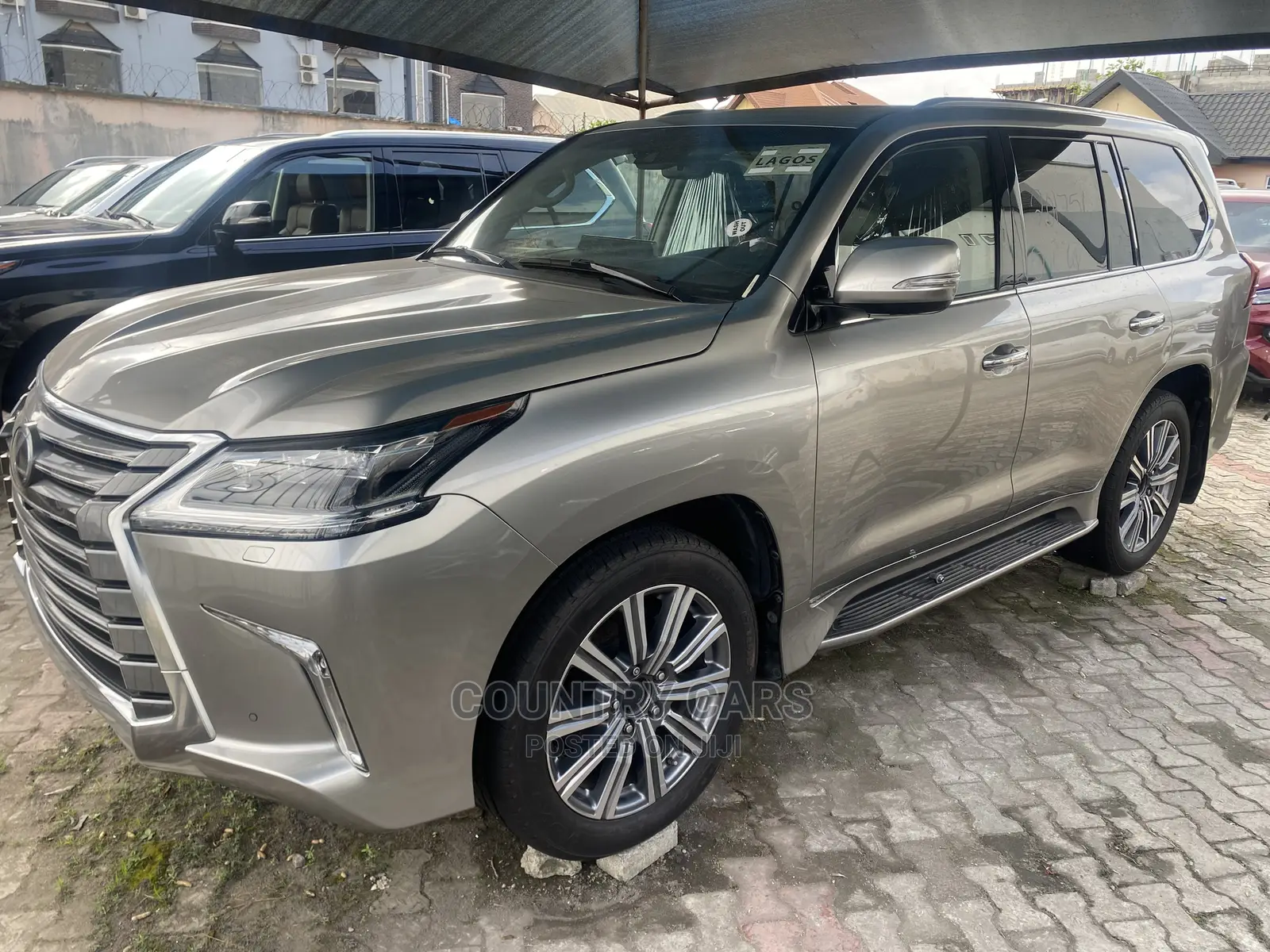 Lexus LX 570 AWD 2017 Gold