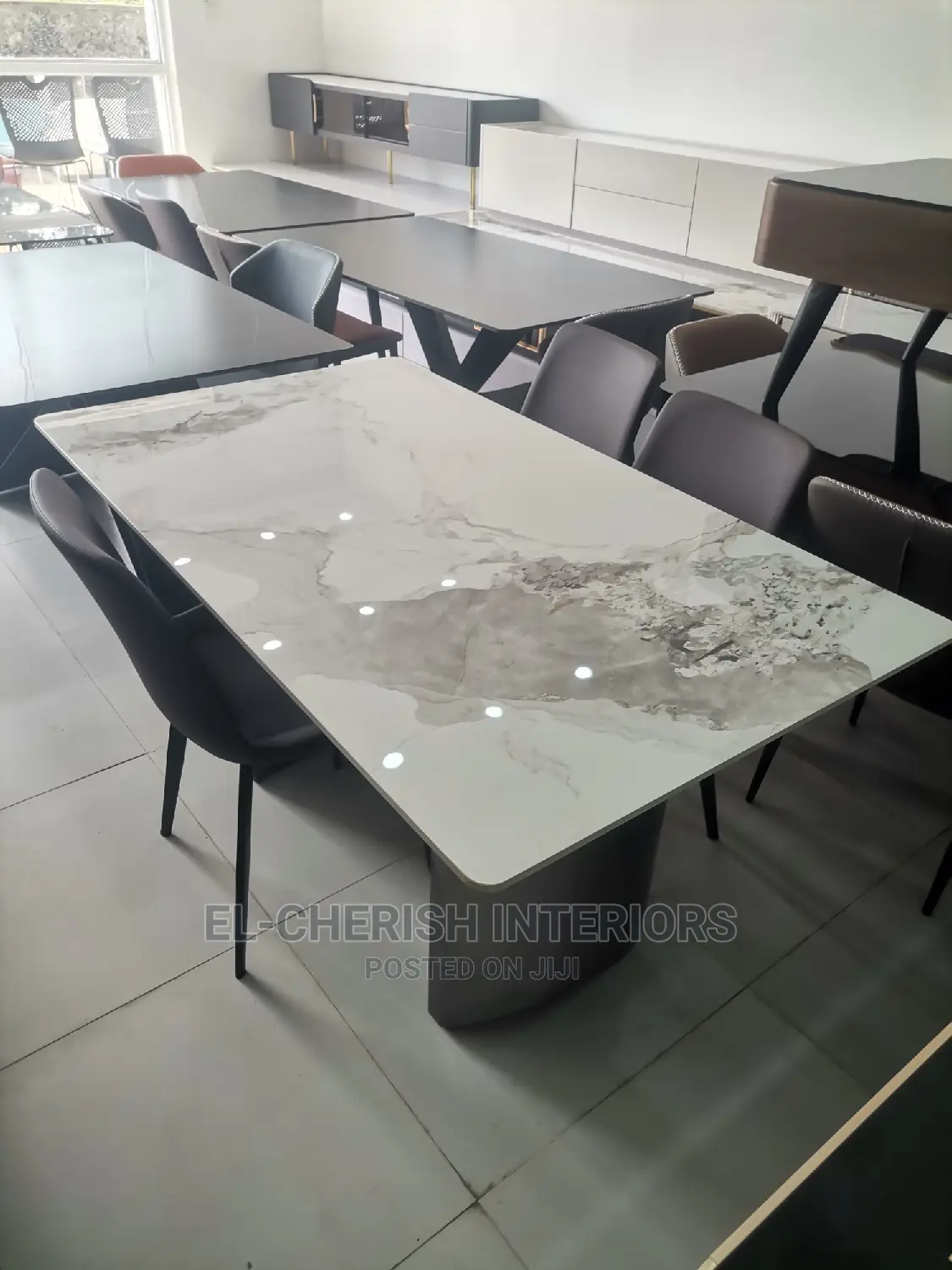6 Seaters Splendid Dining Table