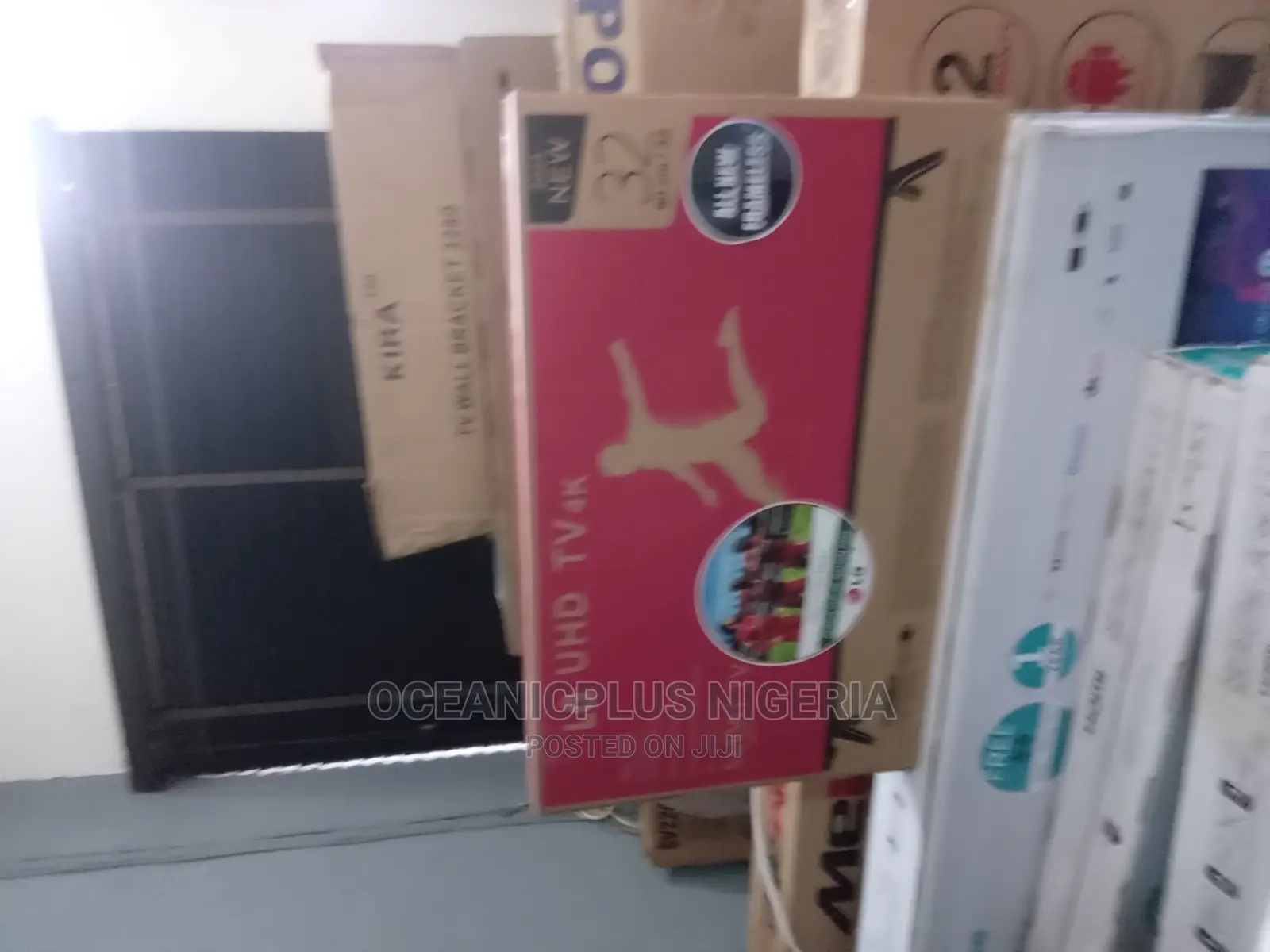Reliable LG 32 Inches Smart TV Frameless