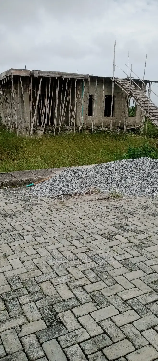 Distress Sales, 666 SQM Land With Uncomplicated Building