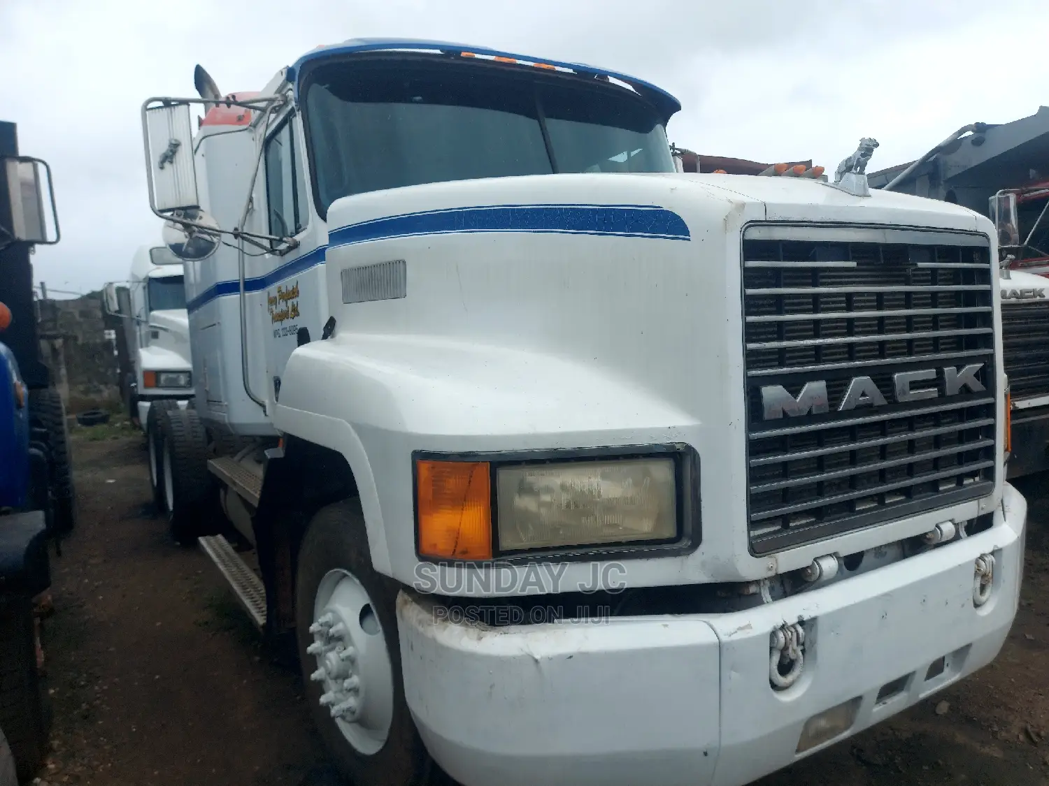 New Arrival Double Cabin CH Mack Ten Tyres Head Truck