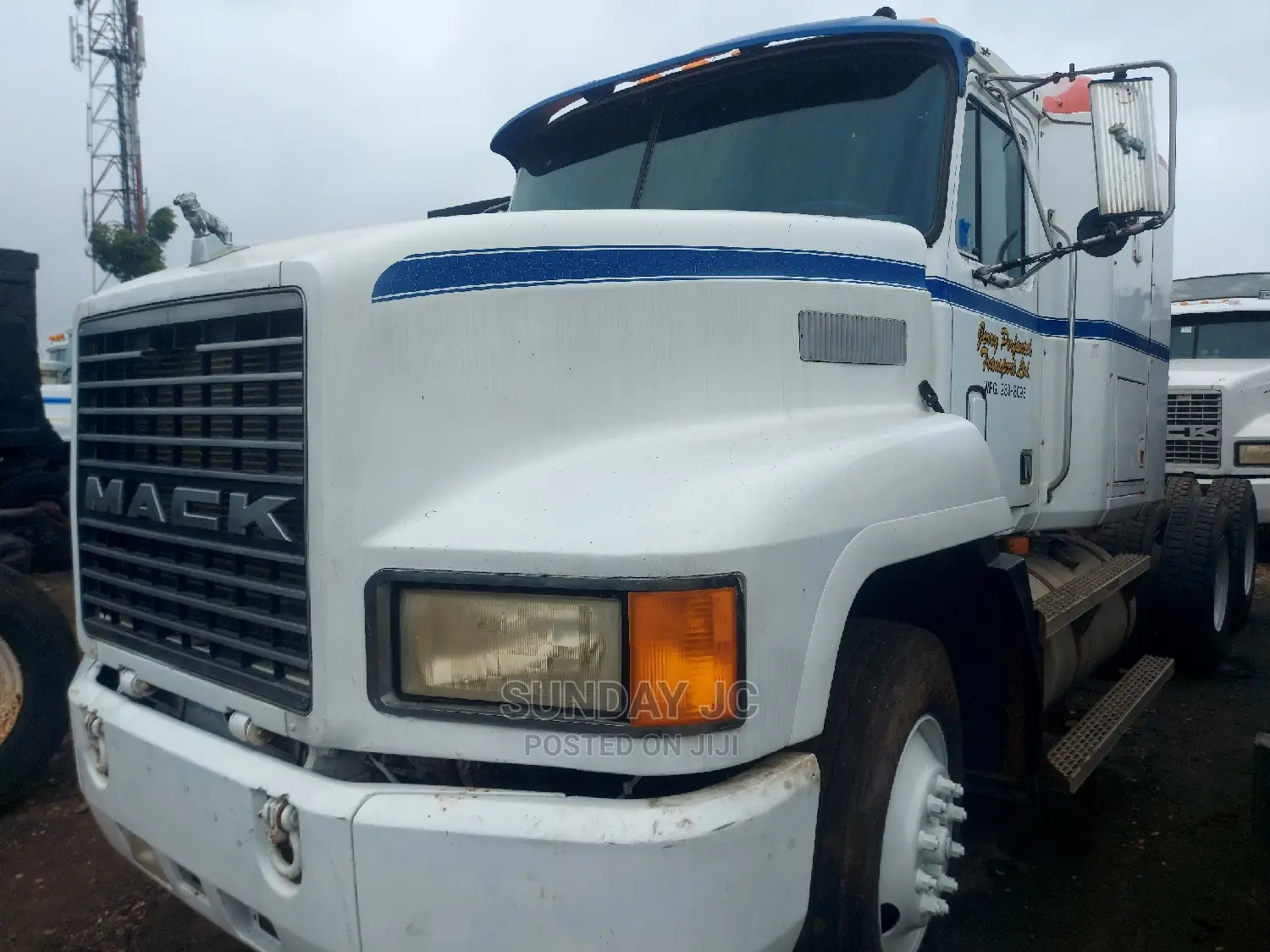 New Arrival Double Cabin CH Mack Ten Tyres Head Truck