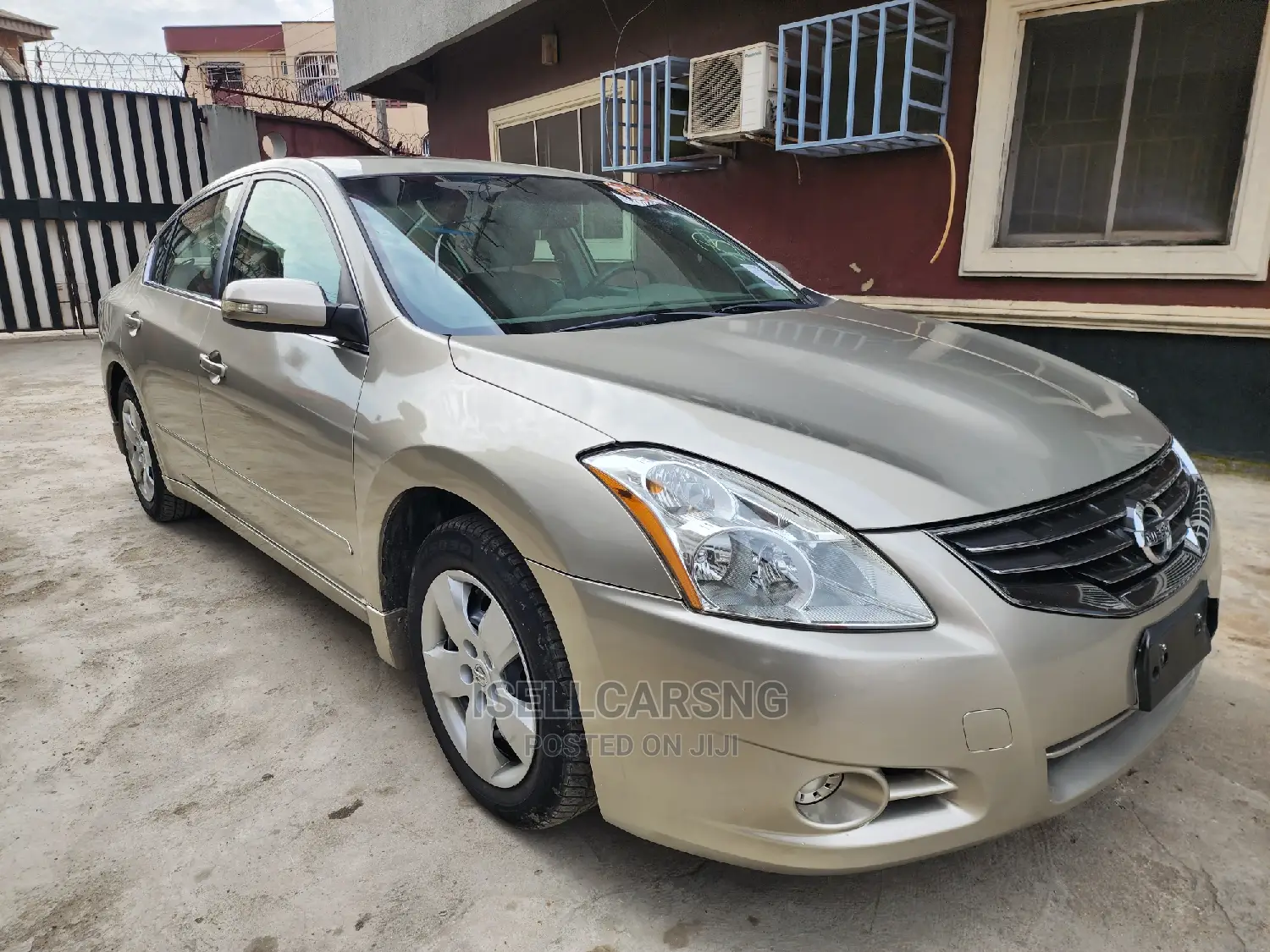 Nissan Altima 2.5 SL 2010 Gold